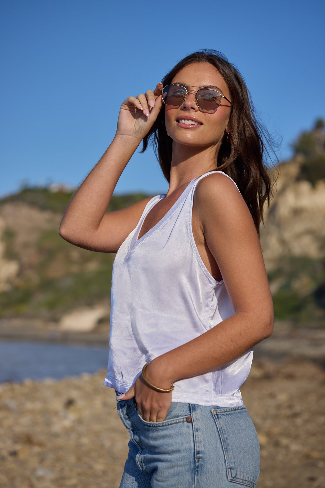 LILA SATIN V NECK TANK