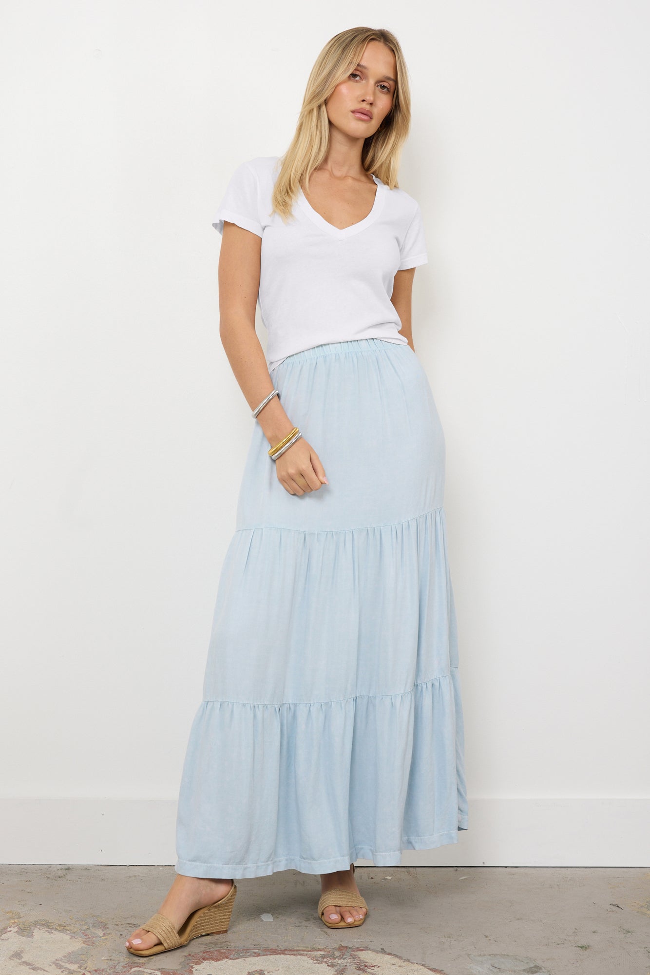 ARLO V NECK SHORT SLEEVE TEE