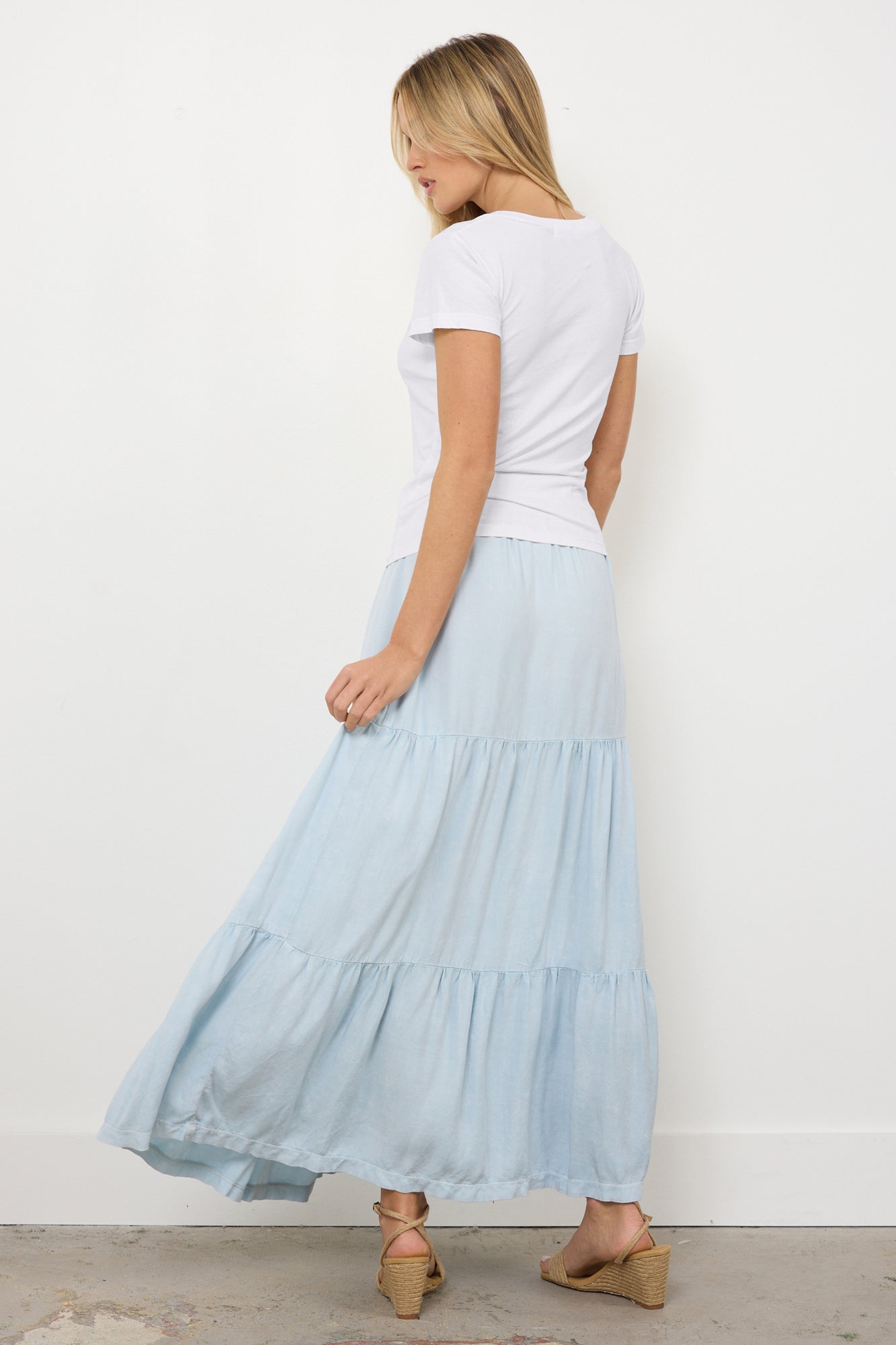 ARLO V NECK SHORT SLEEVE TEE