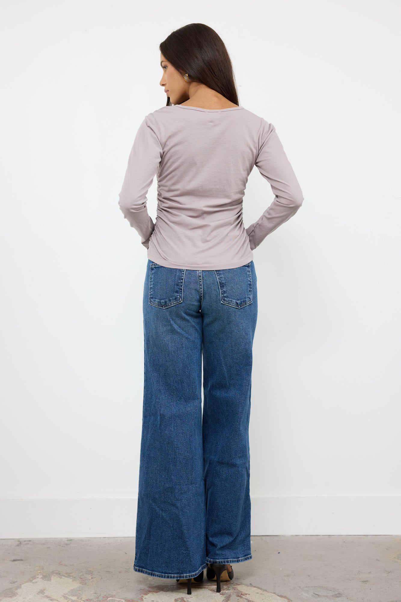 MILLIE LONG SLEEVE CREW NECK WITH SHIRRING