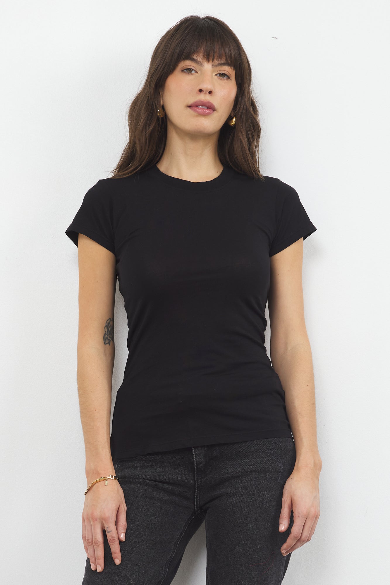 BASIC CLASSIC CREW NECK TEE