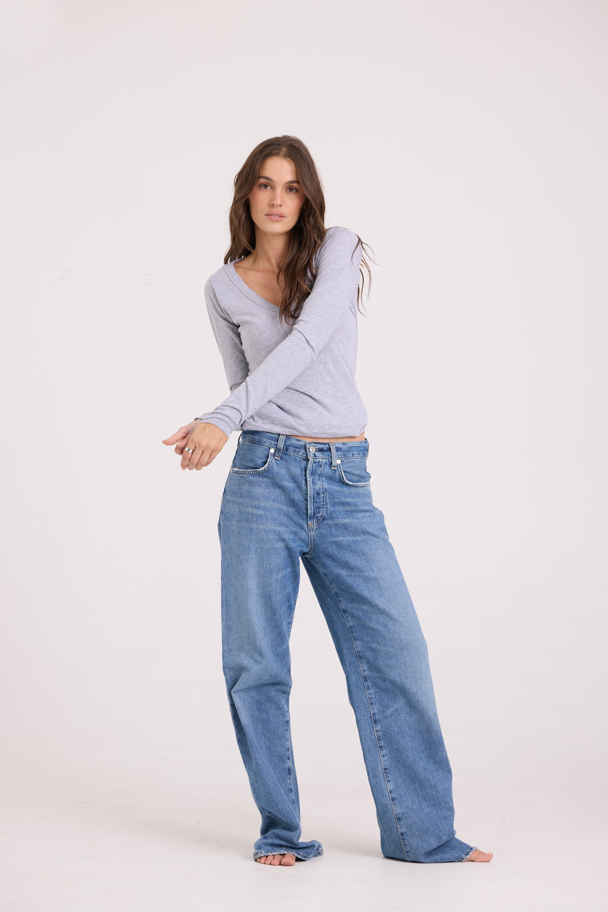 LONG SLEEVE V NECK