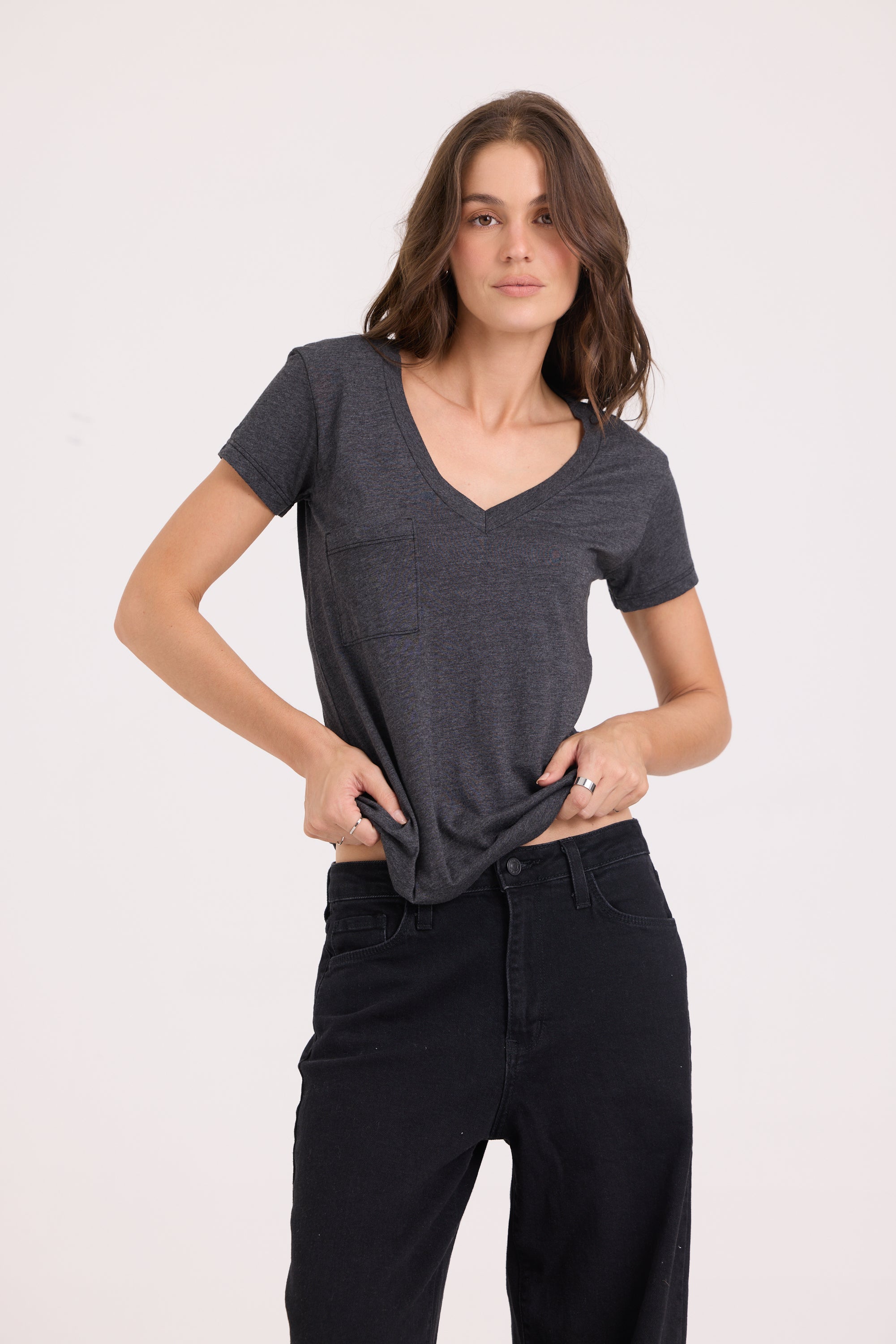 V NECK POCKET TEE