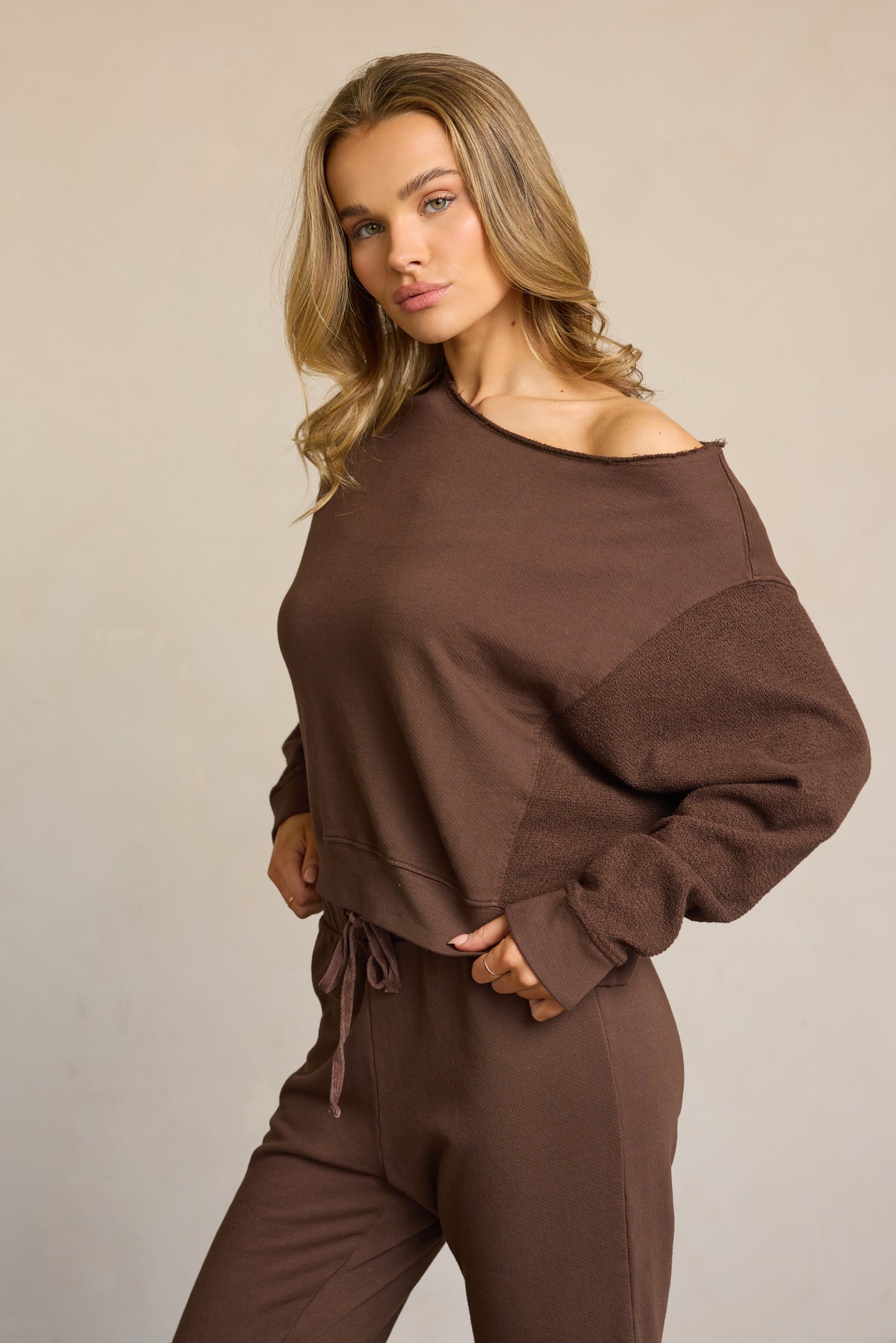 MAGGIE OFF SHOULDER PULLOVER FALL '26