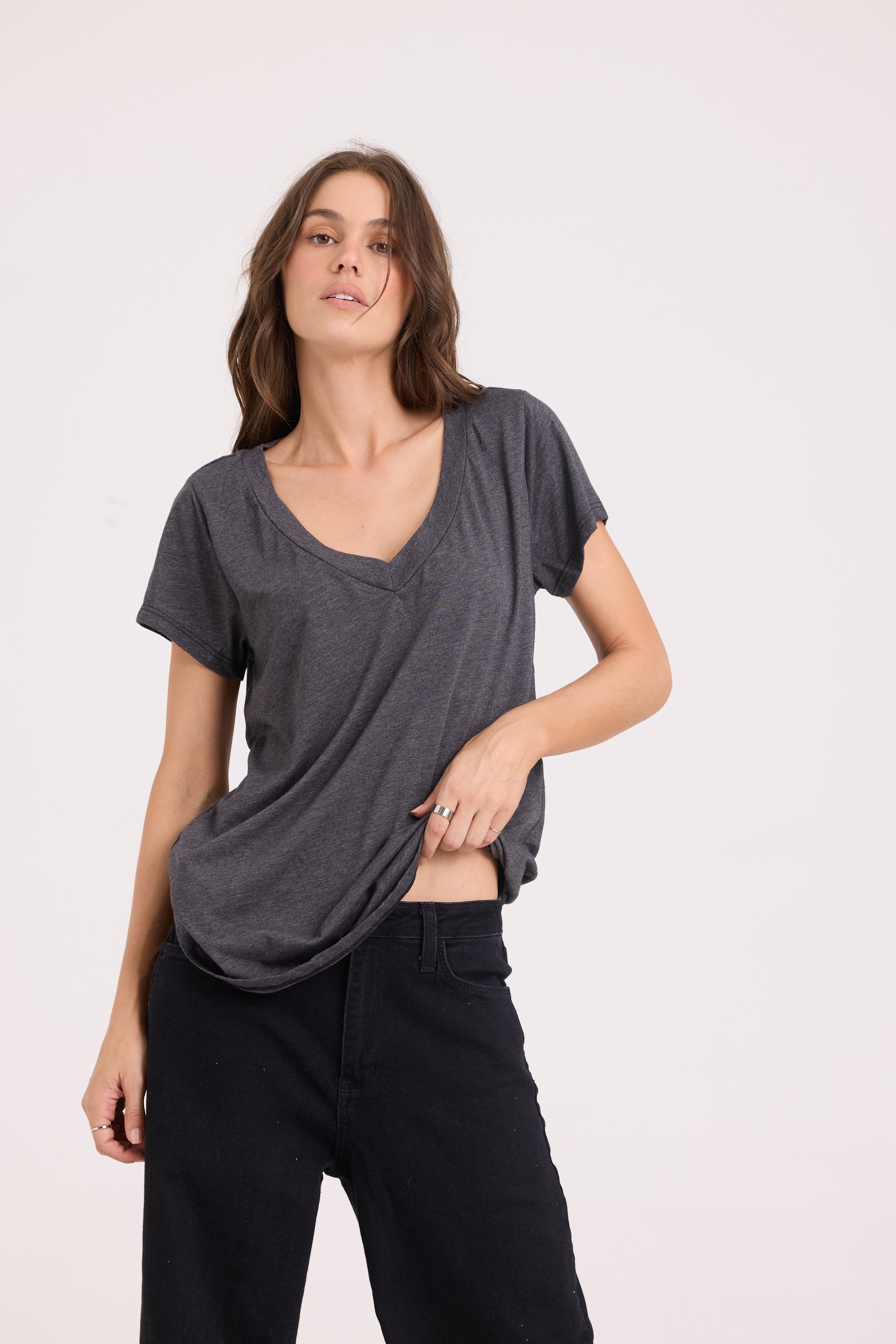 LOW V NECK BOYFRIEND TEE