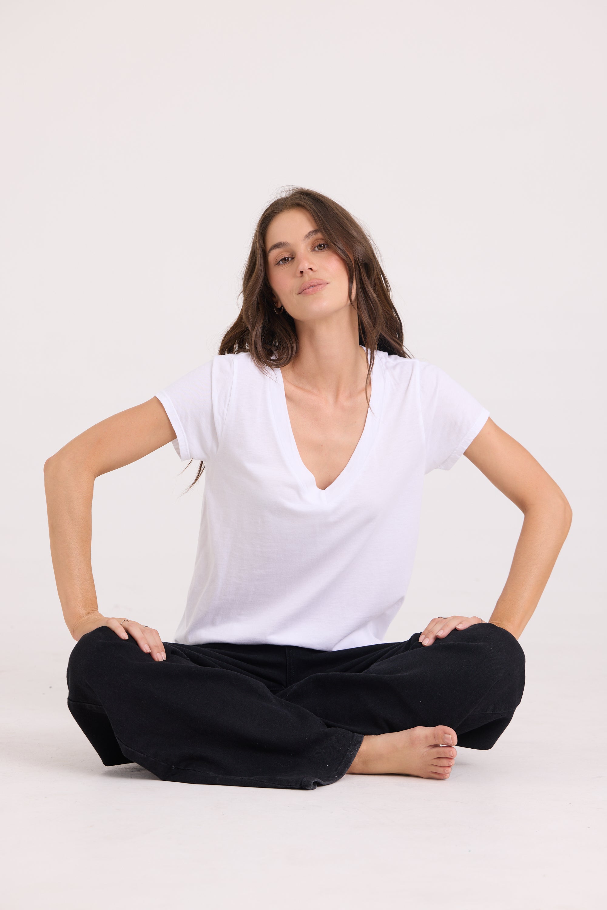 LOW V NECK BOYFRIEND TEE