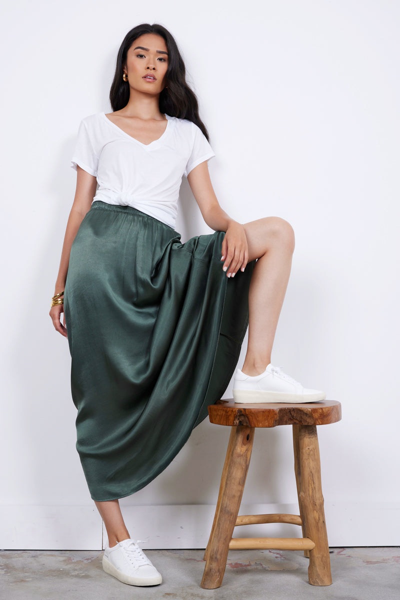 LOW V NECK BOYFRIEND TEE