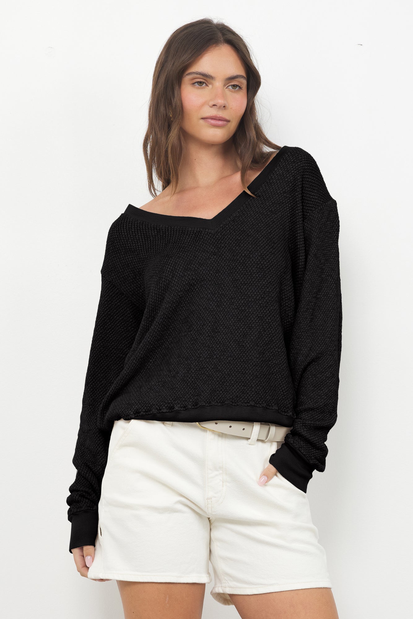 GABRIELLE V NECK PULLOVER