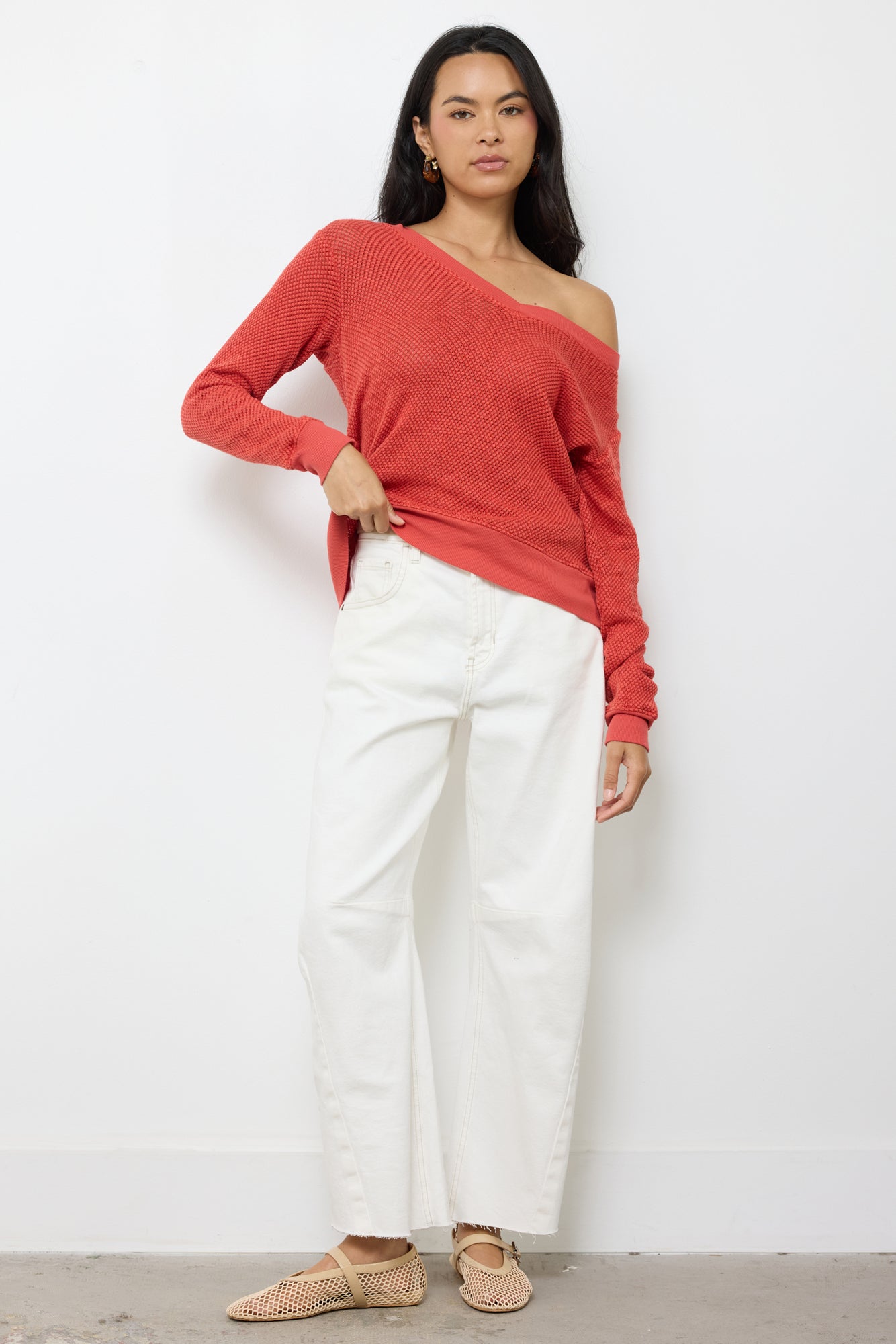 GABRIELLE V NECK PULLOVER