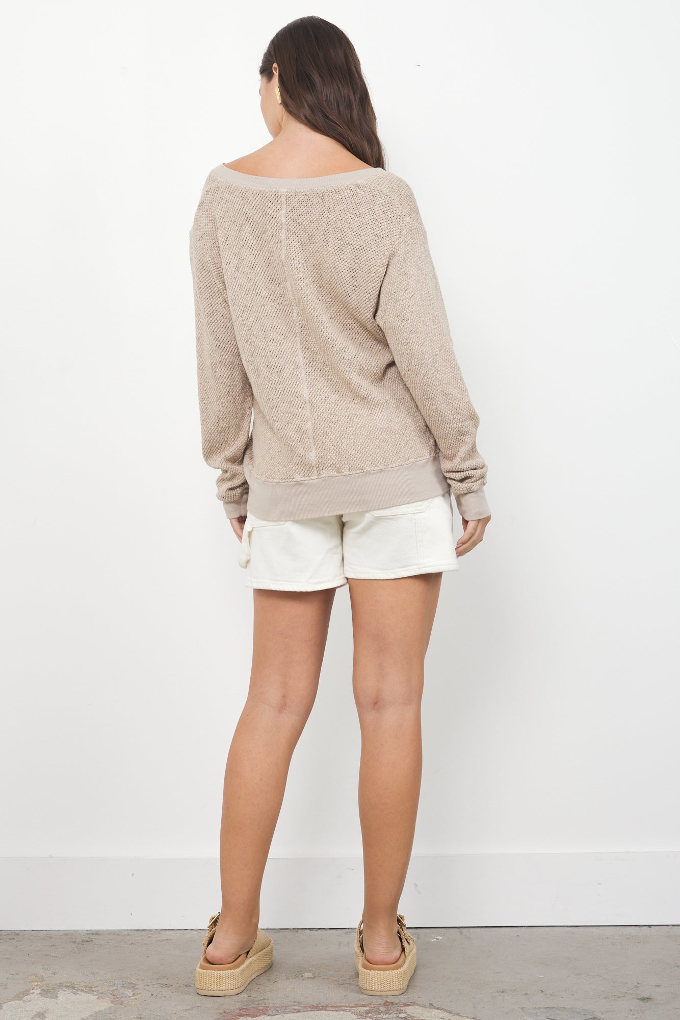 GABRIELLE V NECK PULLOVER