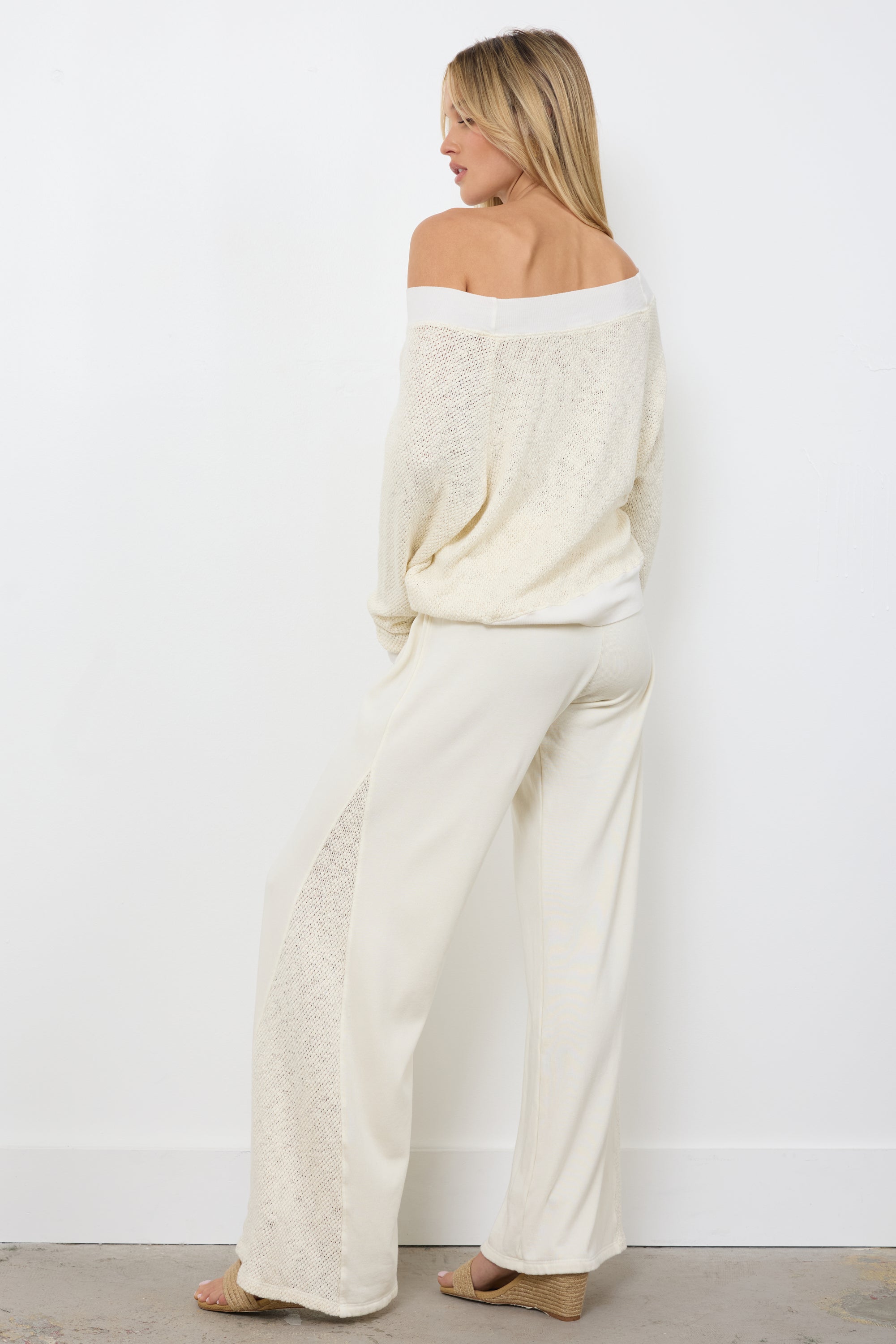 CAROL OFF SHOULDER PULLOVER