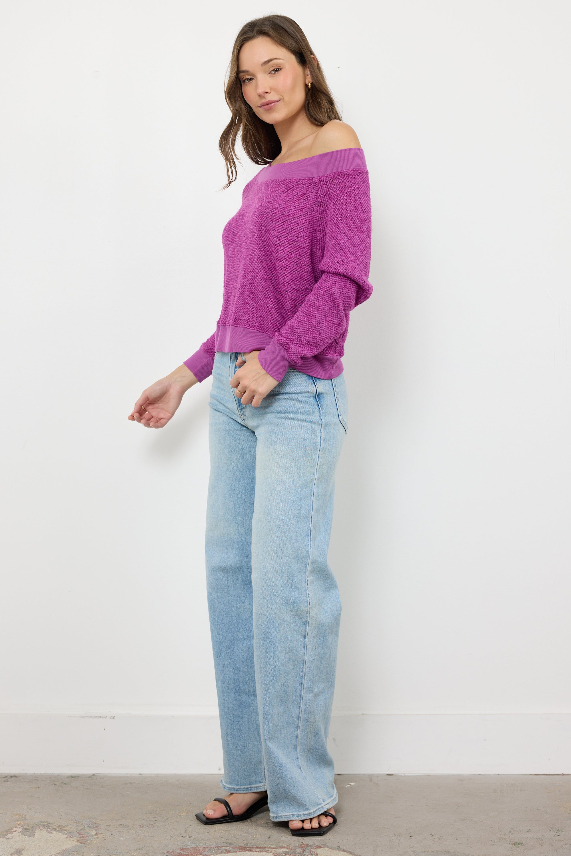 CAROL OFF SHOULDER PULLOVER