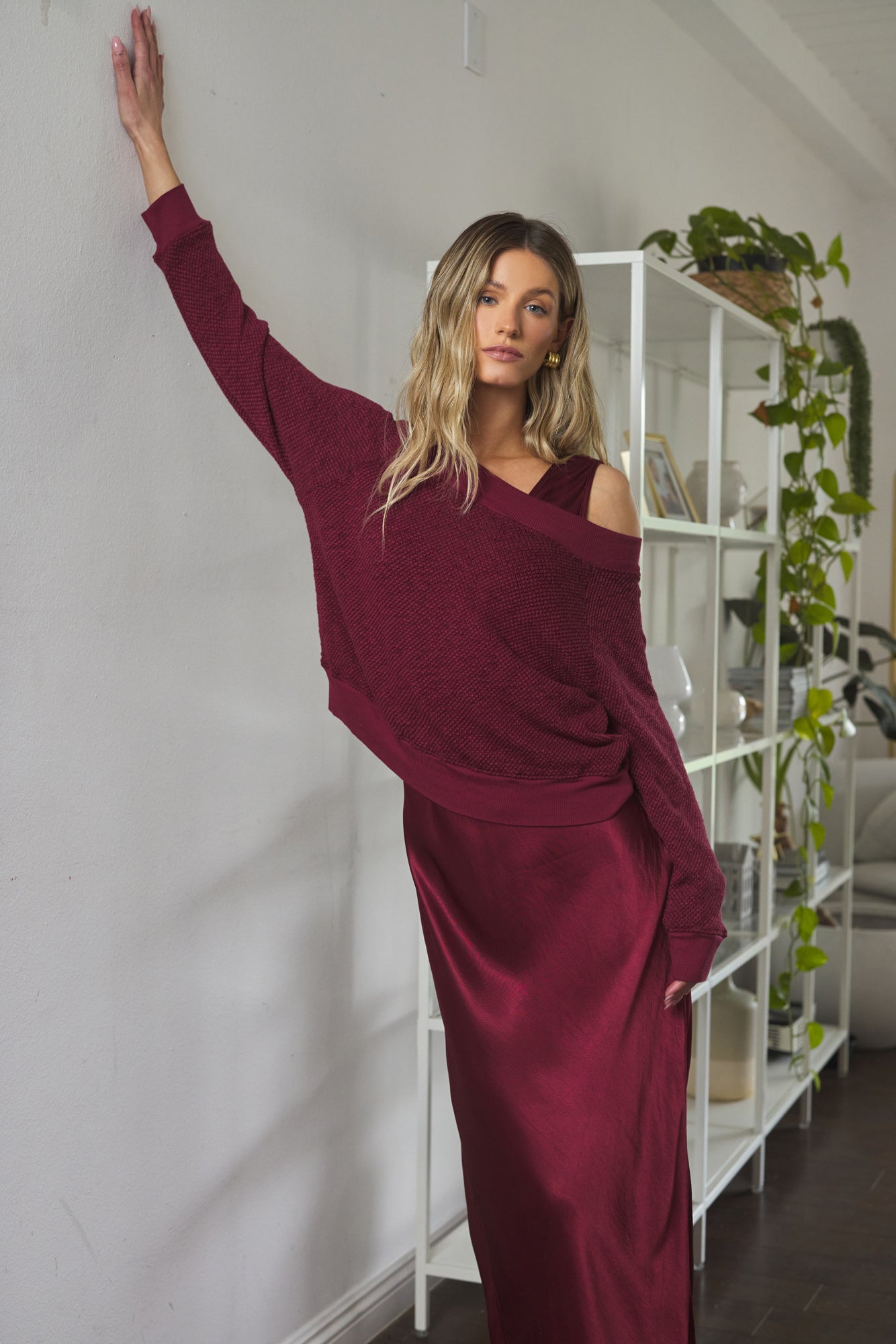 CAROL OFF SHOULDER PULLOVER