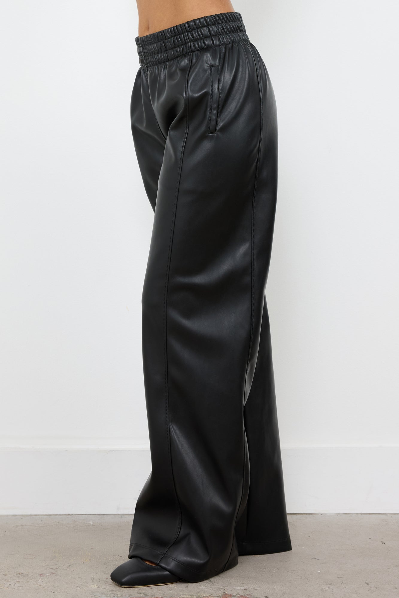 MODERN WIDE LEG VEGAN LEATHER PANT