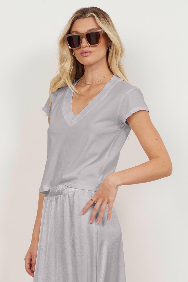 SURI ORGANIC DEEP V CAP SLEEVE TEE