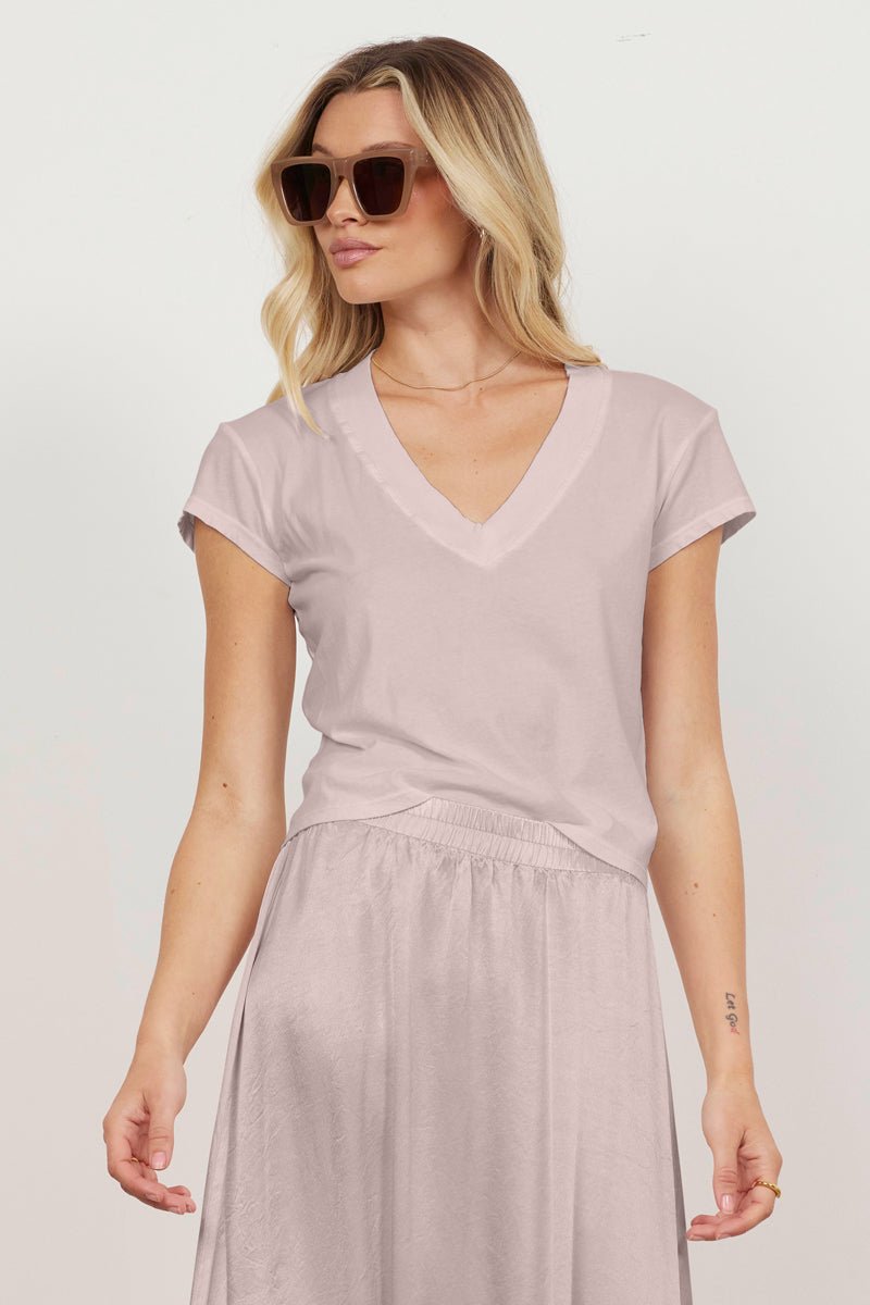 SURI ORGANIC DEEP V CAP SLEEVE TEE