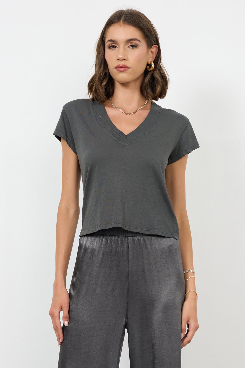 SURI ORGANIC DEEP V CAP SLEEVE TEE