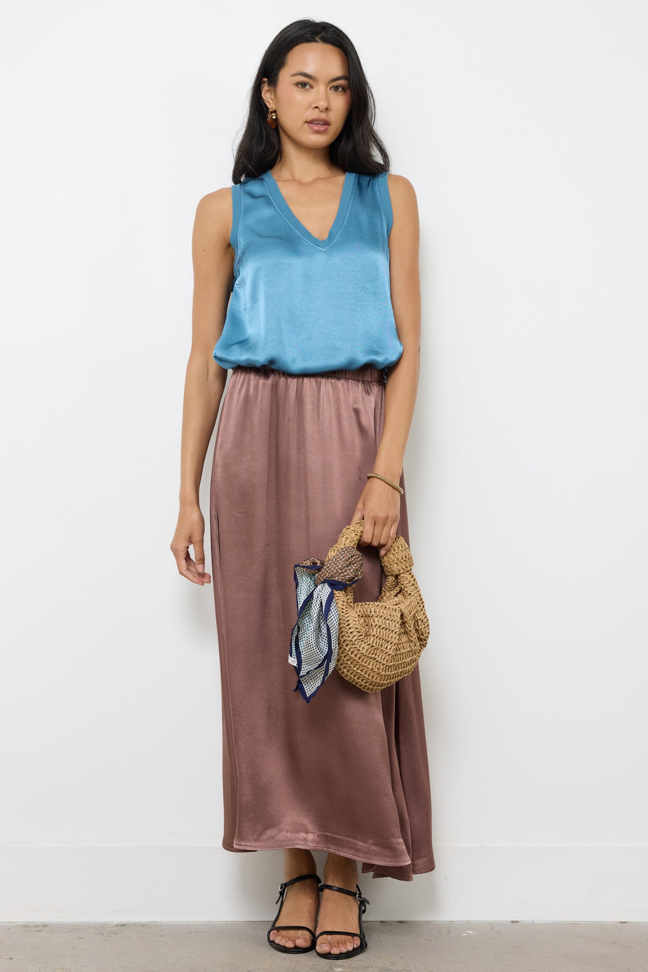 LILA SATIN V NECK TANK