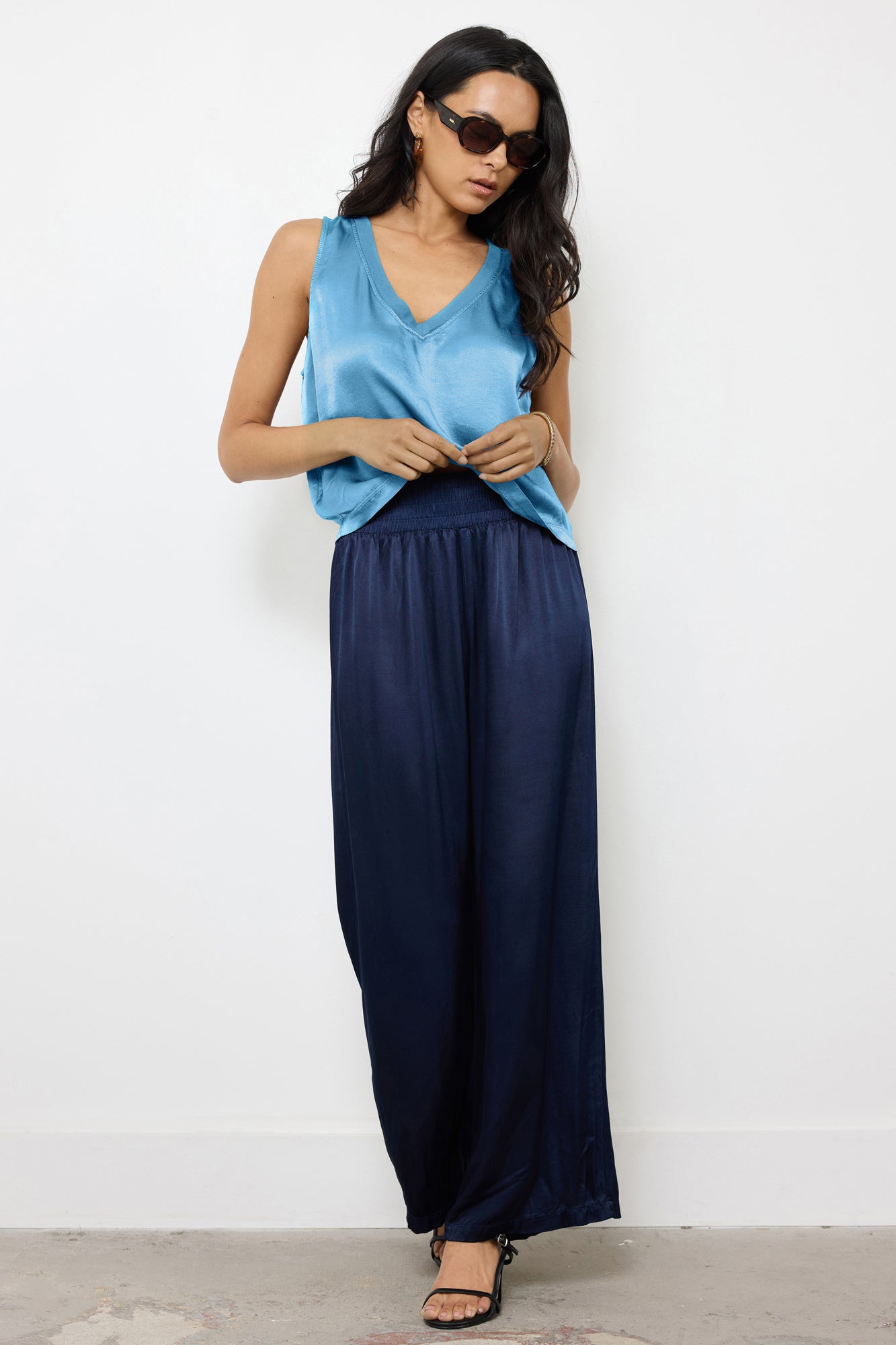 LILA SATIN V NECK TANK