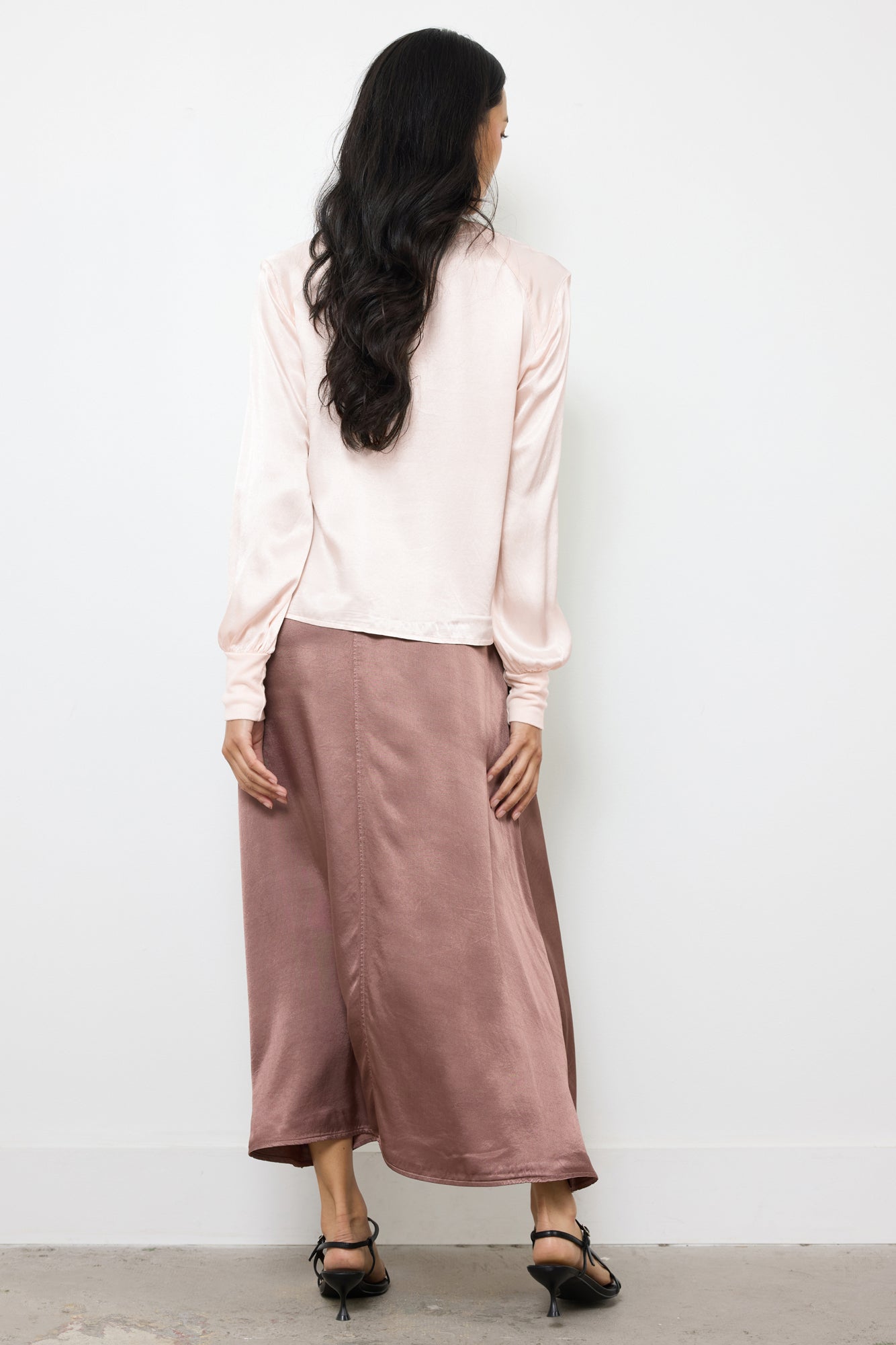 ALMA LONG SLEEVE SILKY TOP