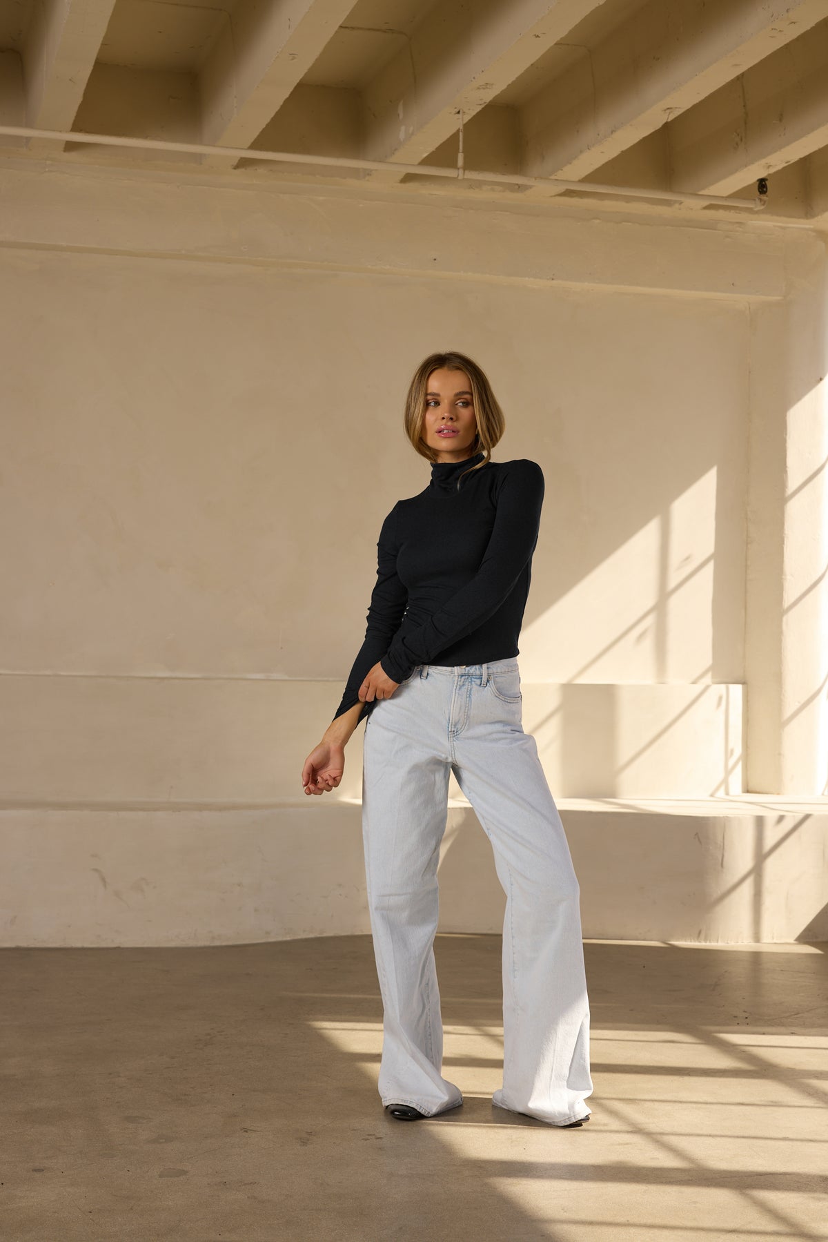 FELIX CROP TURTLENECK - BLACK