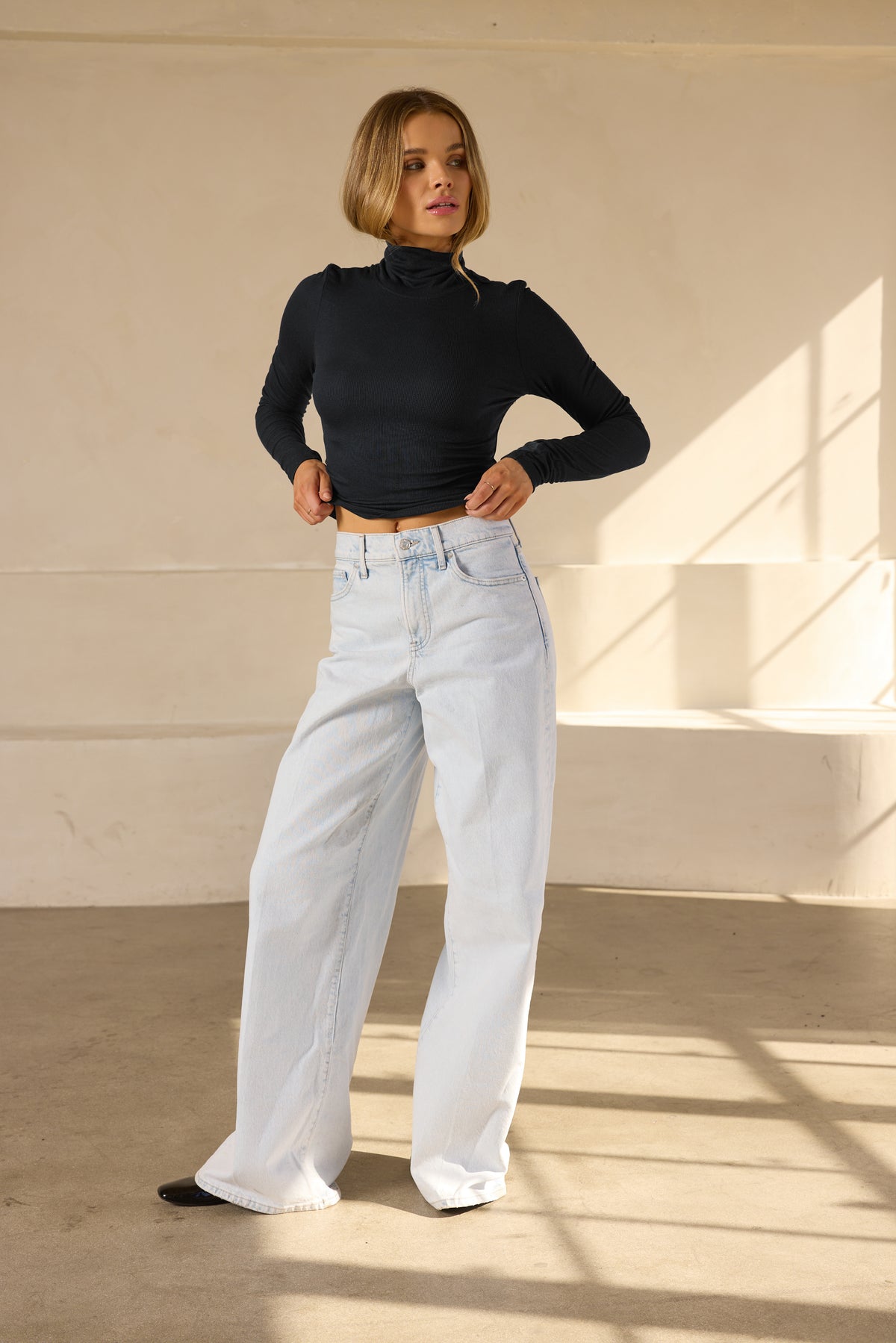 FELIX CROP TURTLENECK - BLACK