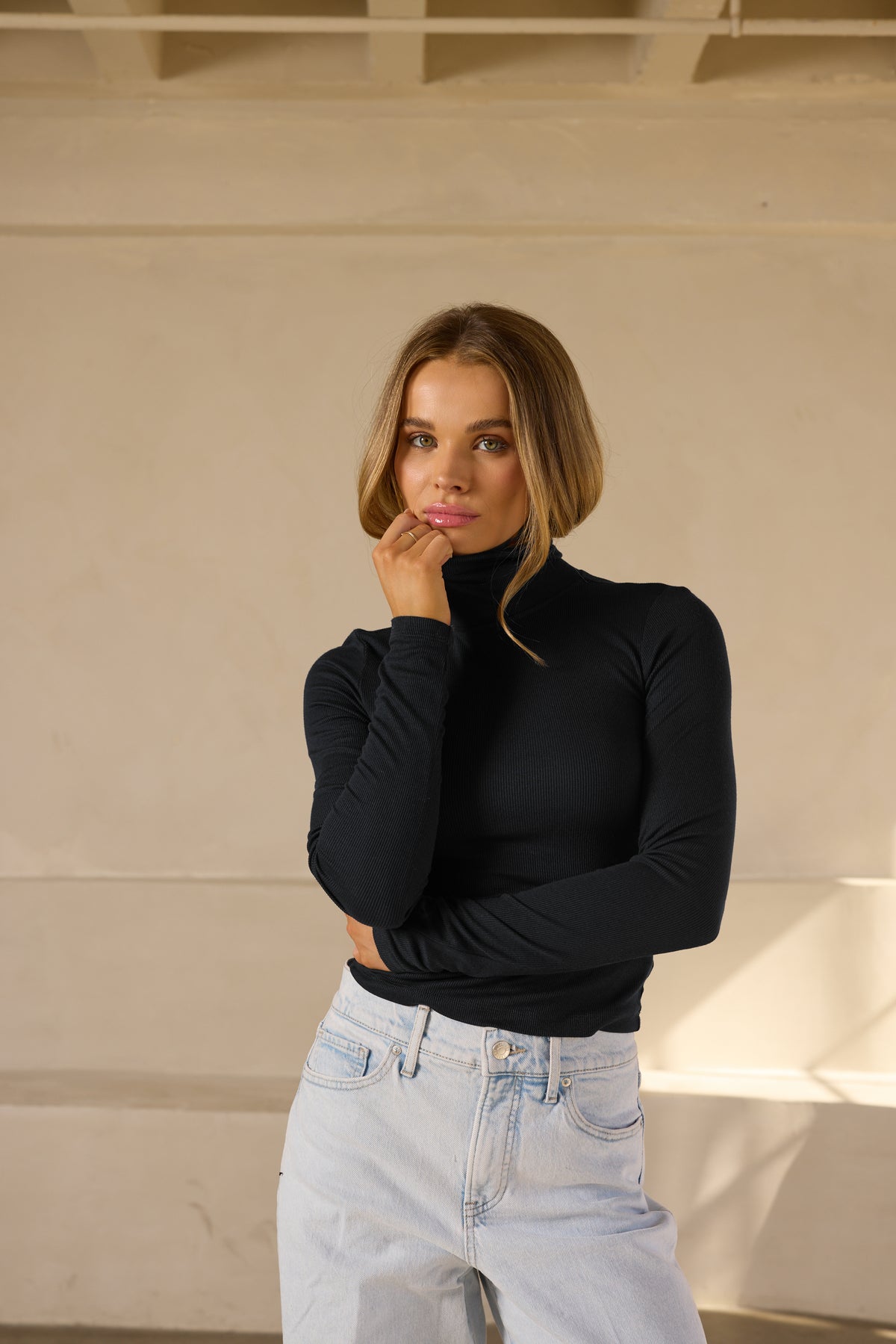 FELIX CROP TURTLENECK - BLACK