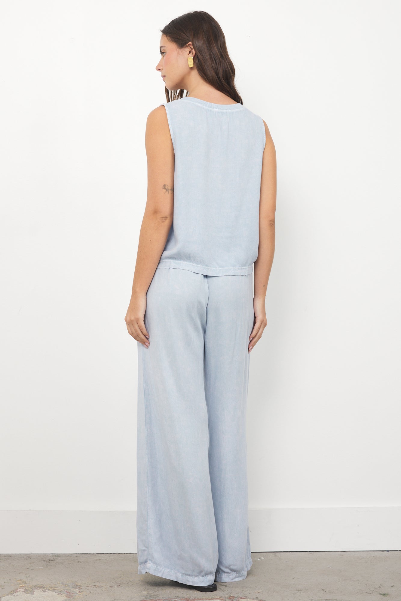 HELENA V NECK TANK