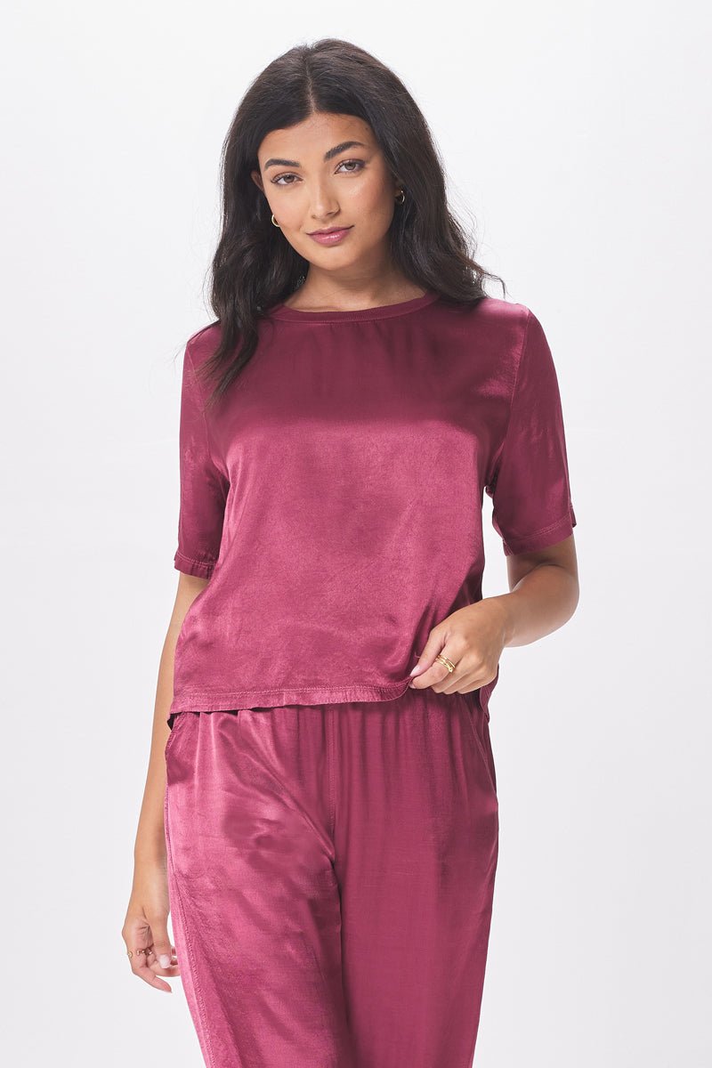 NIGHTS IN THE CITY SILKY TEE
