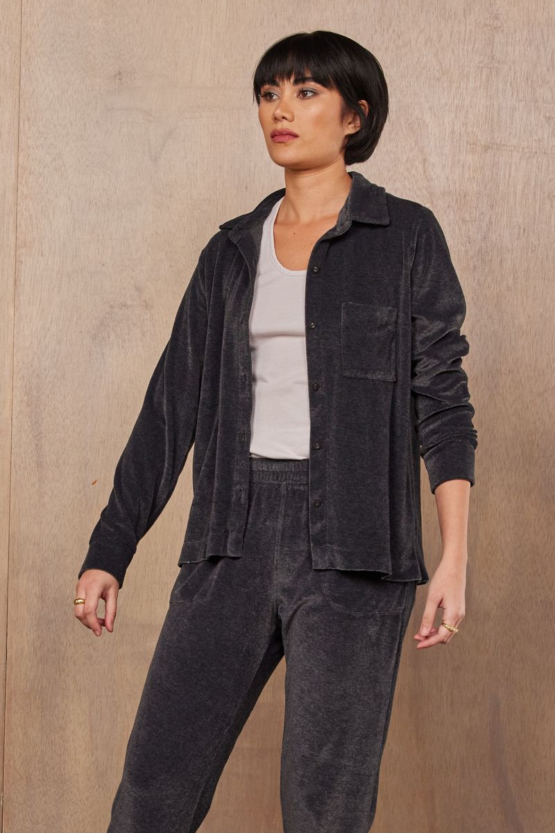 GENEVIEVE VELOUR BUTTON UP