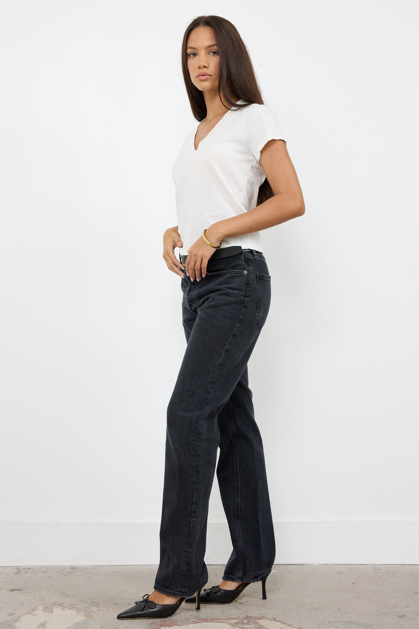 SURI ORGANIC DEEP V CAP SLEEVE TEE