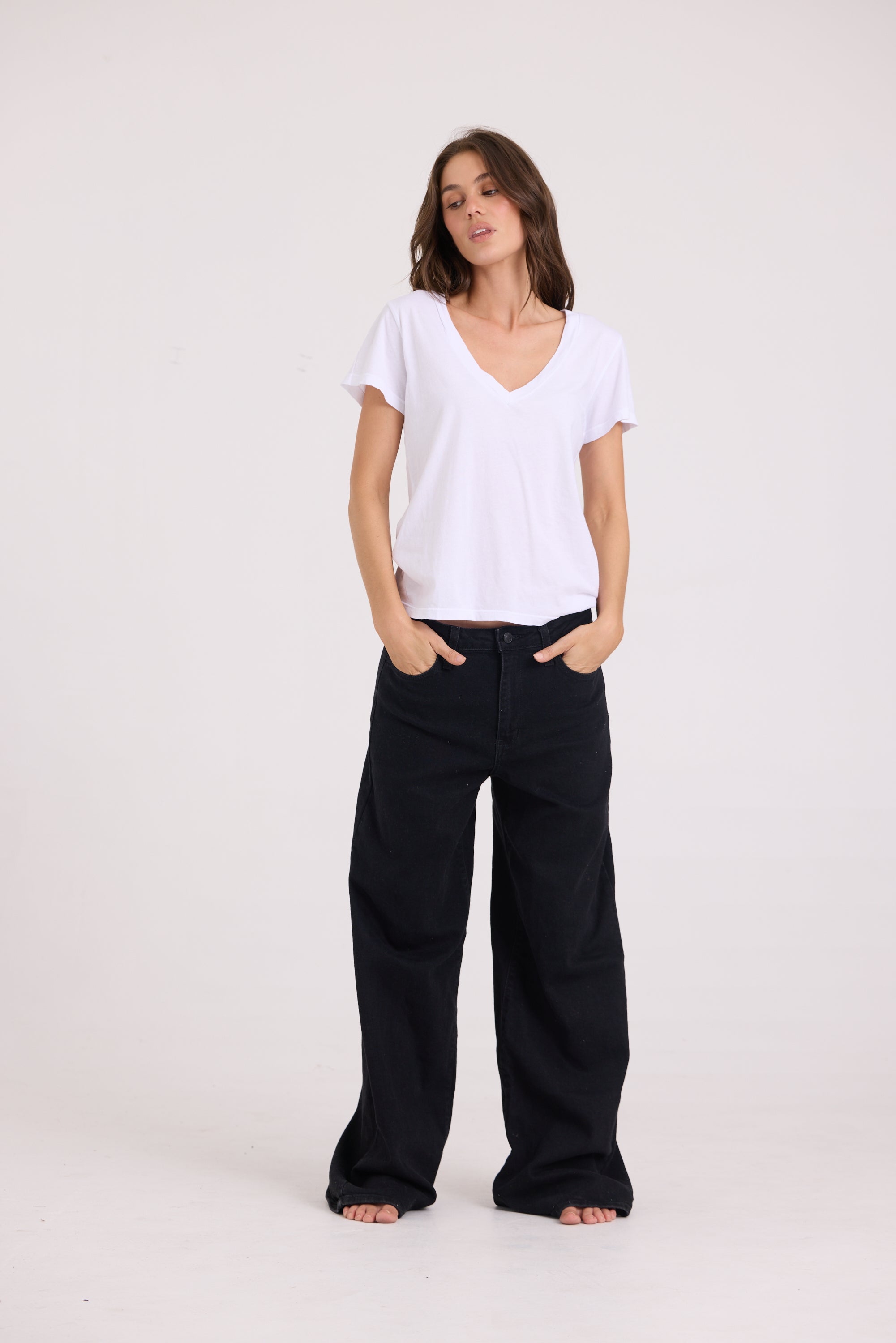 ARLO V NECK SHORT SLEEVE TEE