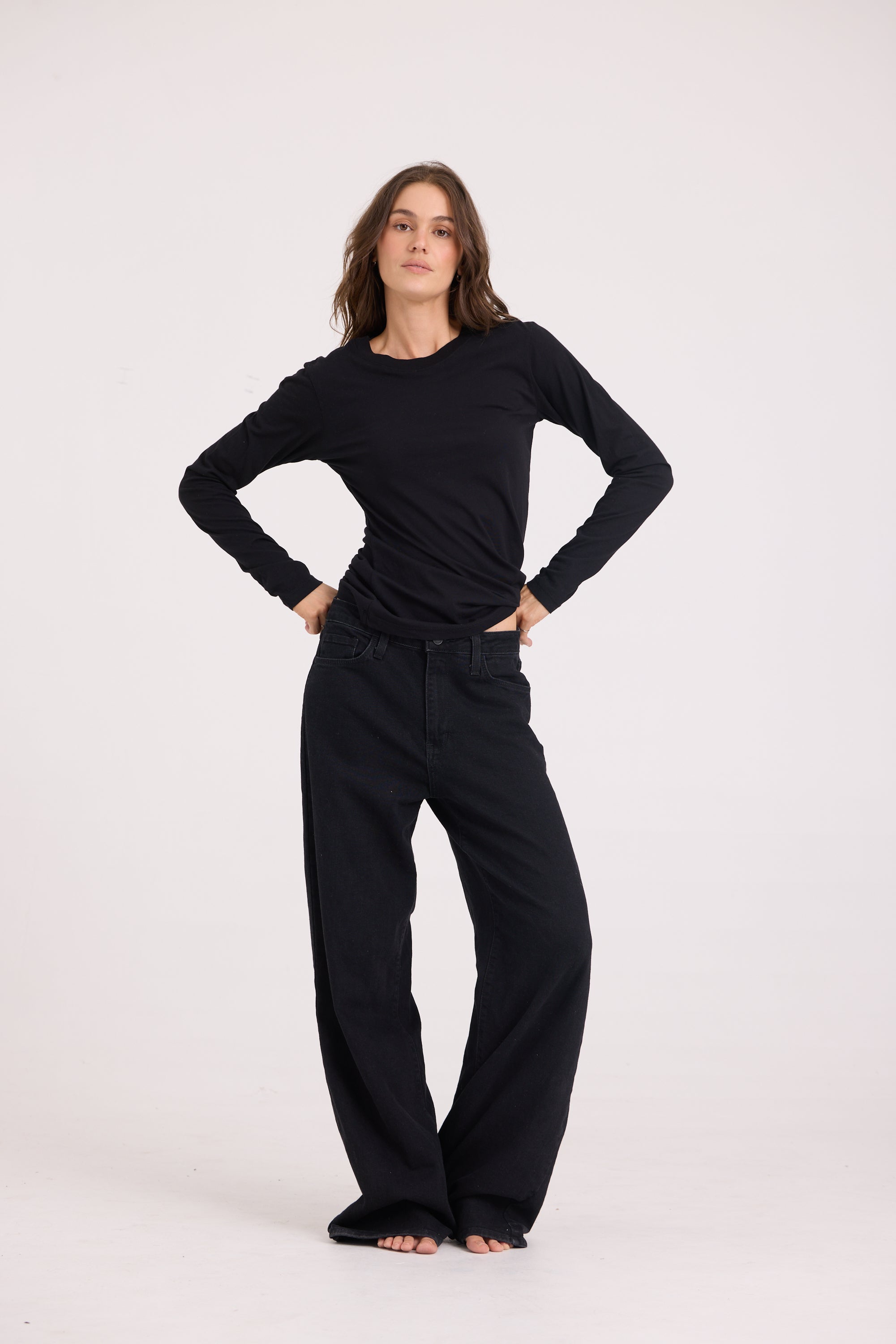 BASIC STANDARD LONG SLEEVE TEE