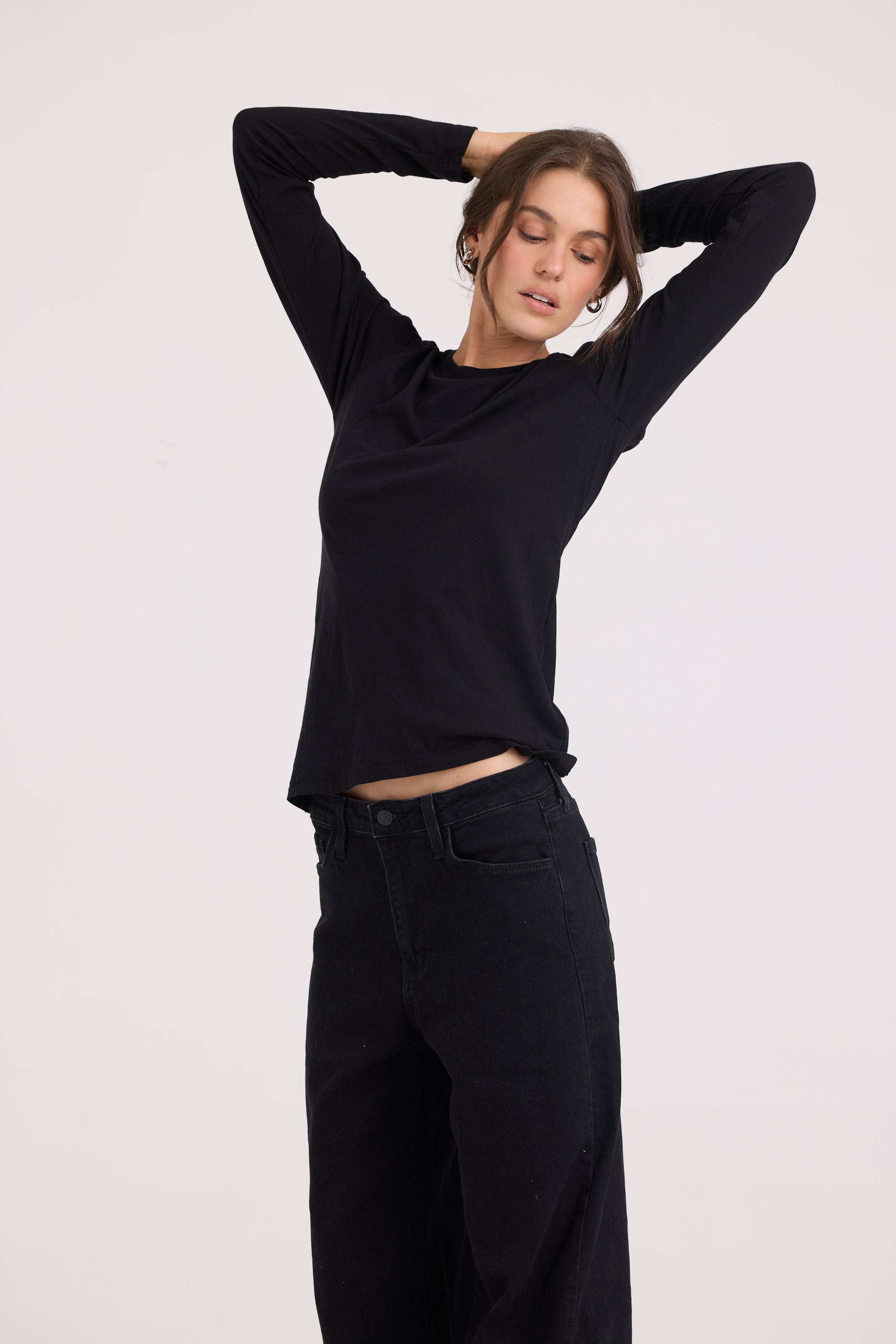 BASIC STANDARD LONG SLEEVE TEE