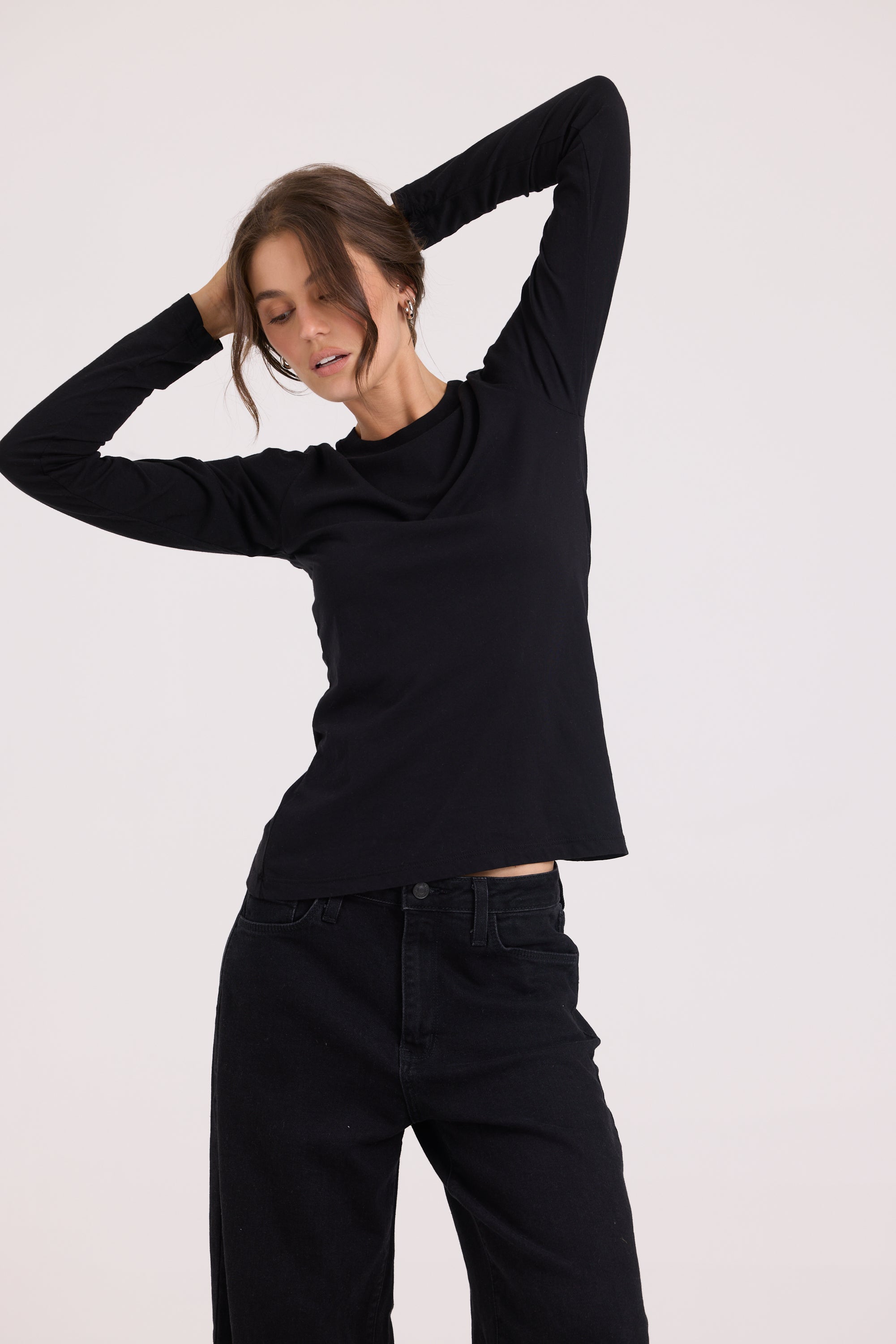 BASIC STANDARD LONG SLEEVE TEE