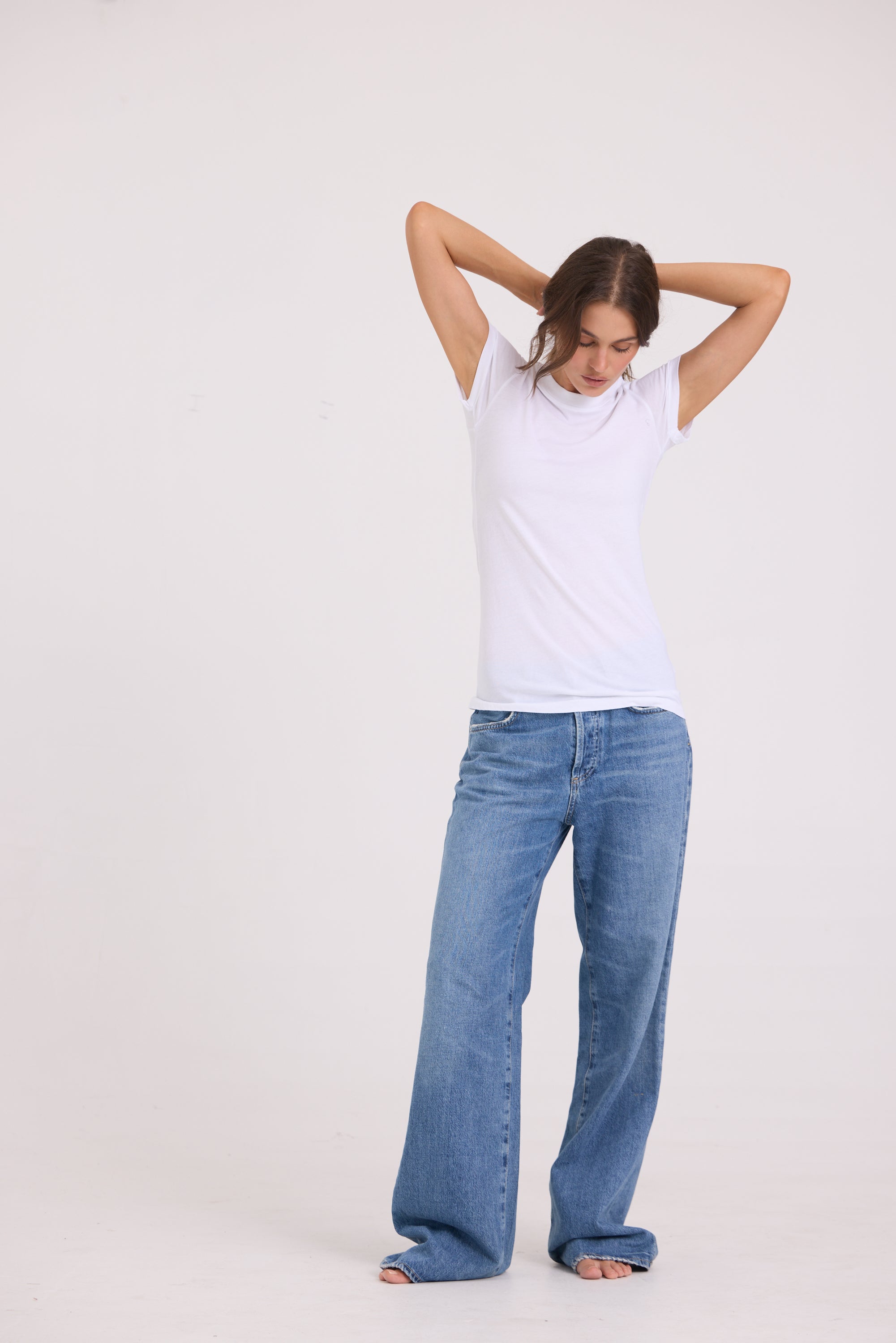 BASIC CLASSIC CREW NECK TEE