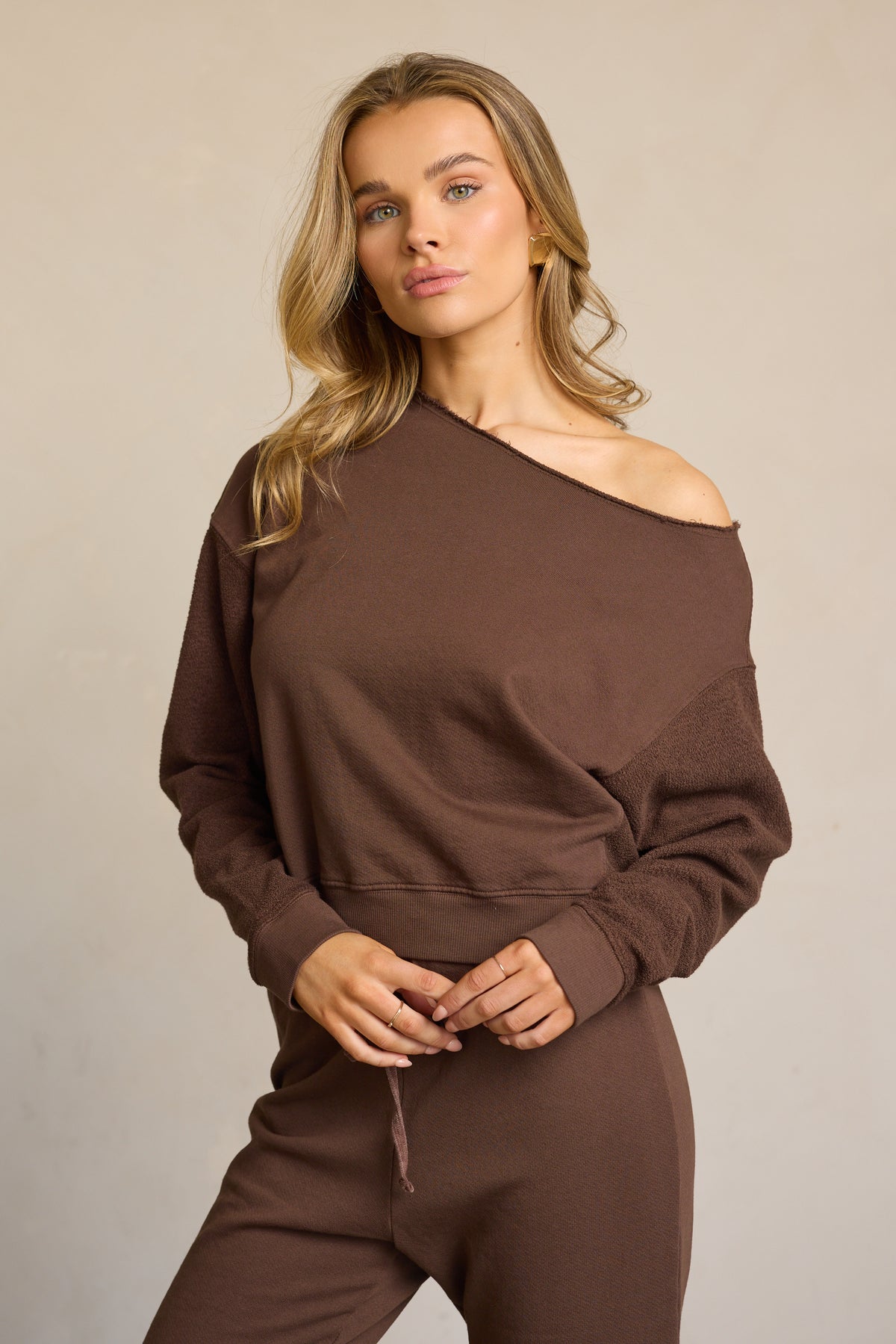 MAGGIE OFF SHOULDER PULLOVER FALL '26