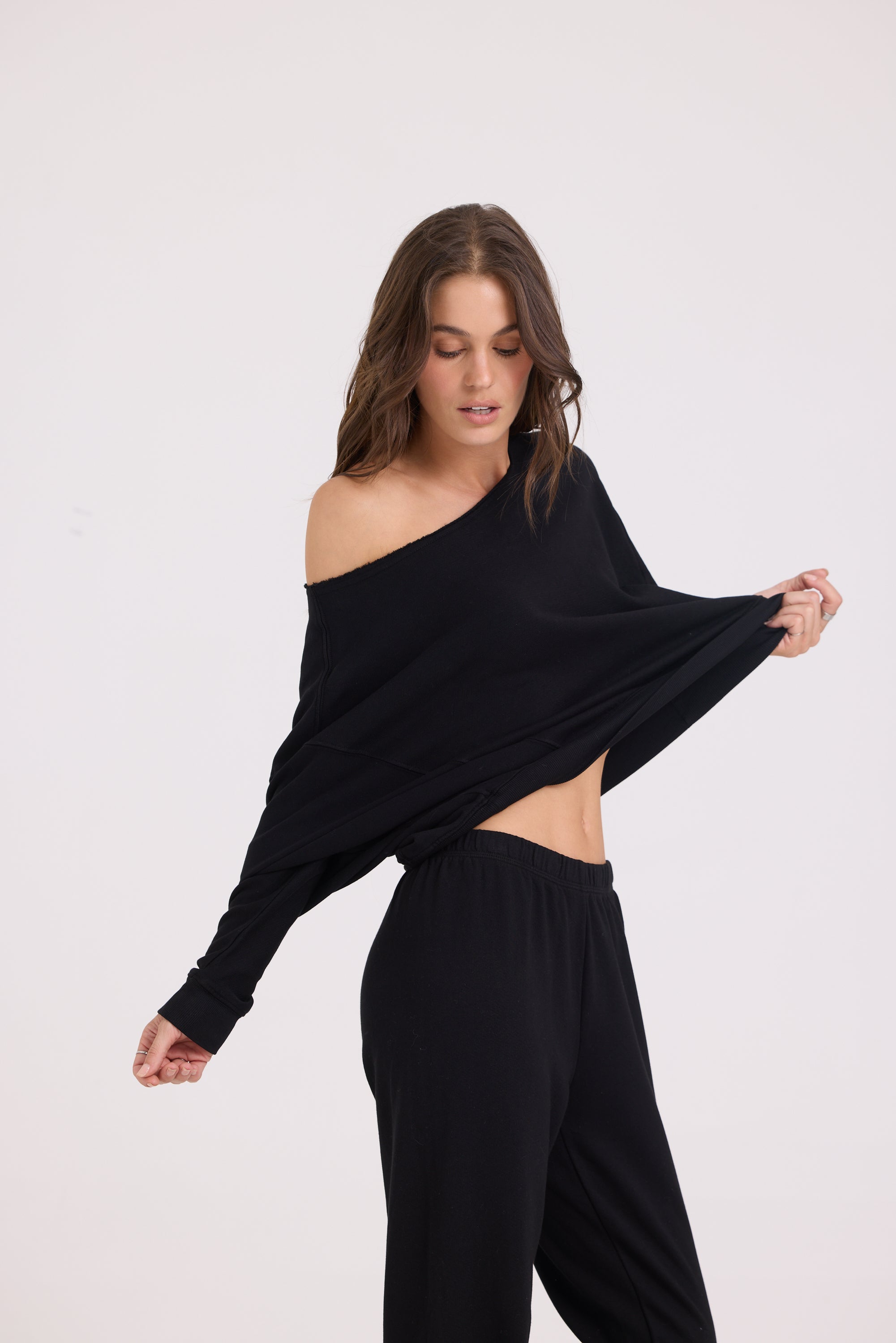 MAGGIE OFF SHOULDER PULLOVER