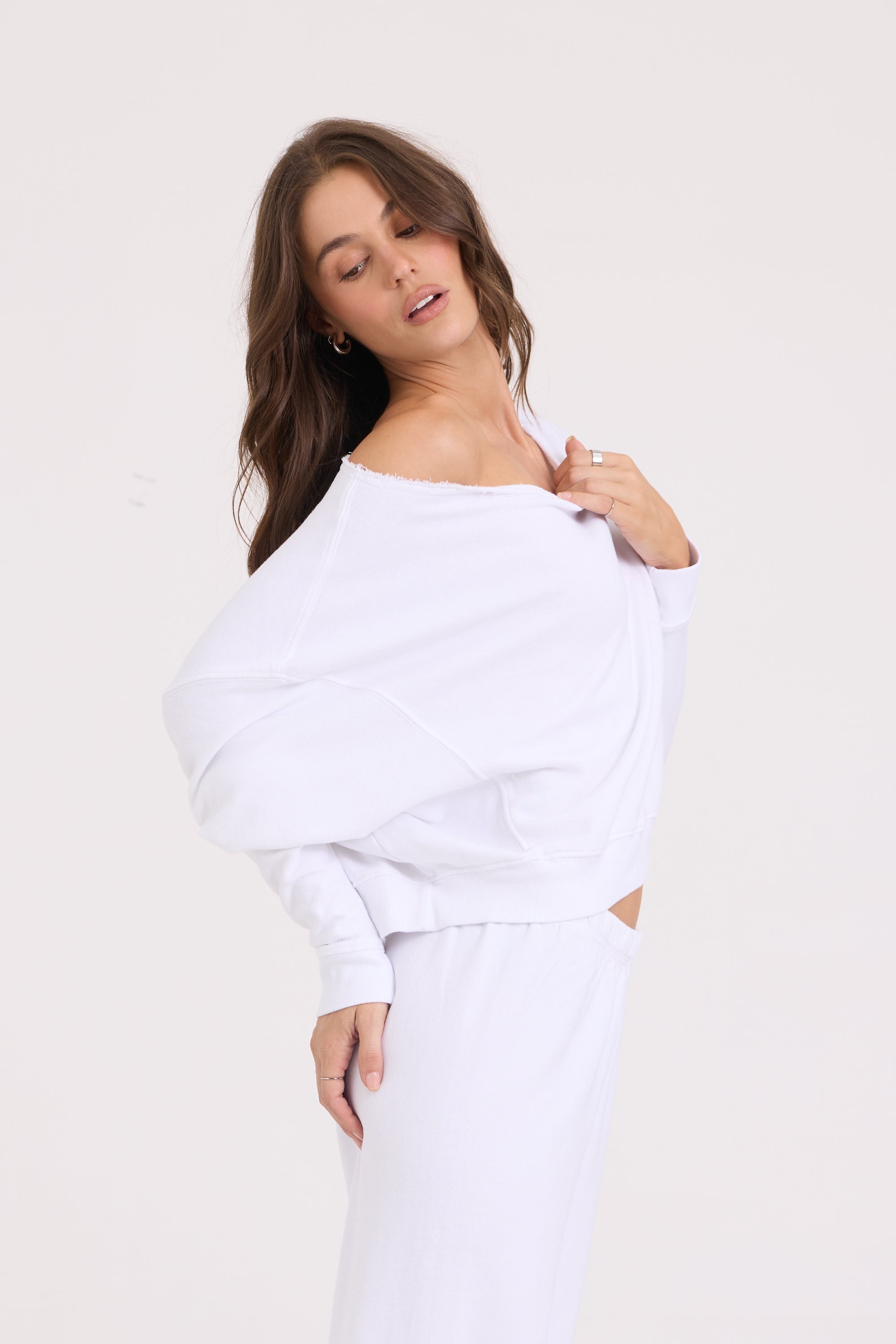 MAGGIE OFF SHOULDER PULLOVER