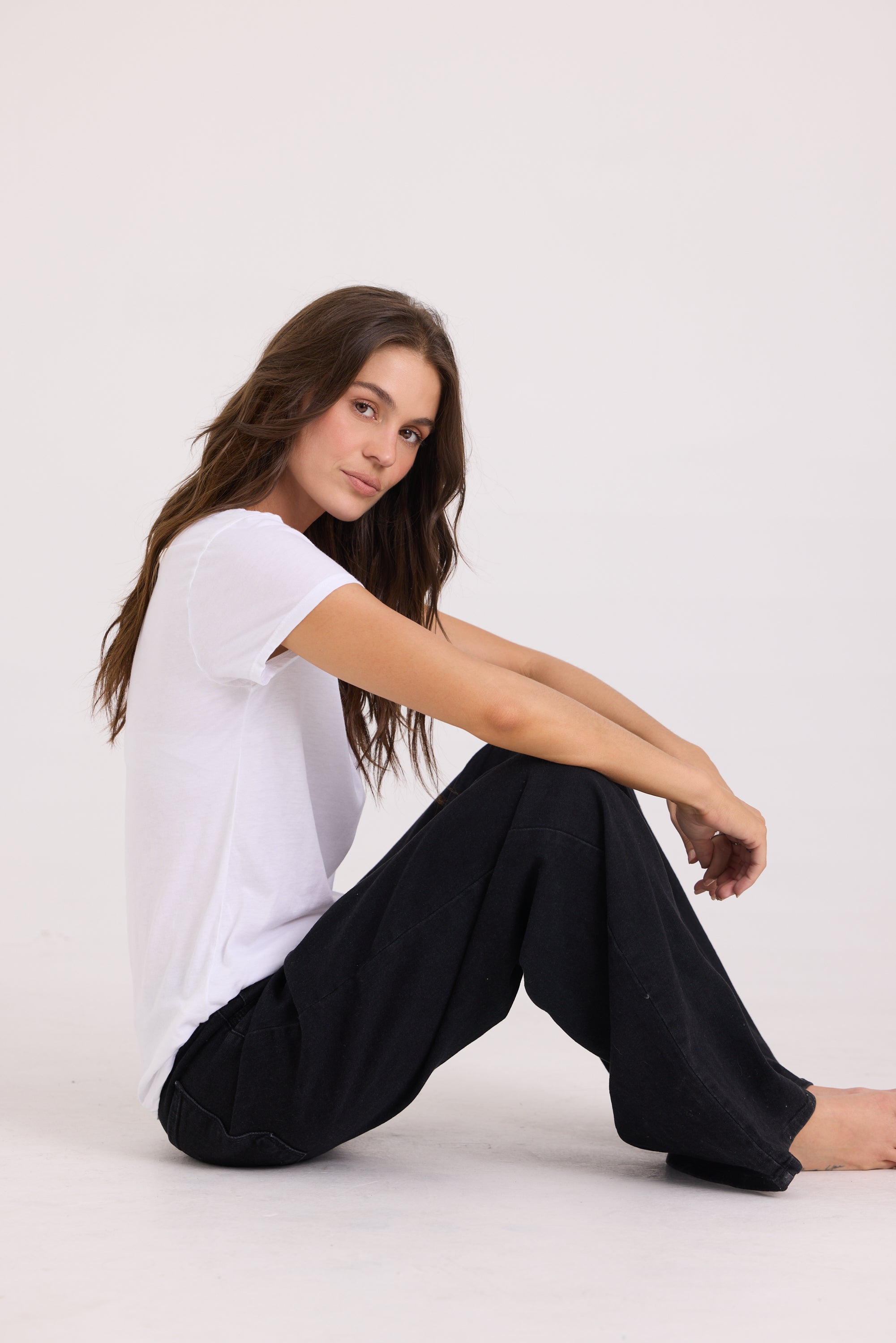 LOW V NECK BOYFRIEND TEE