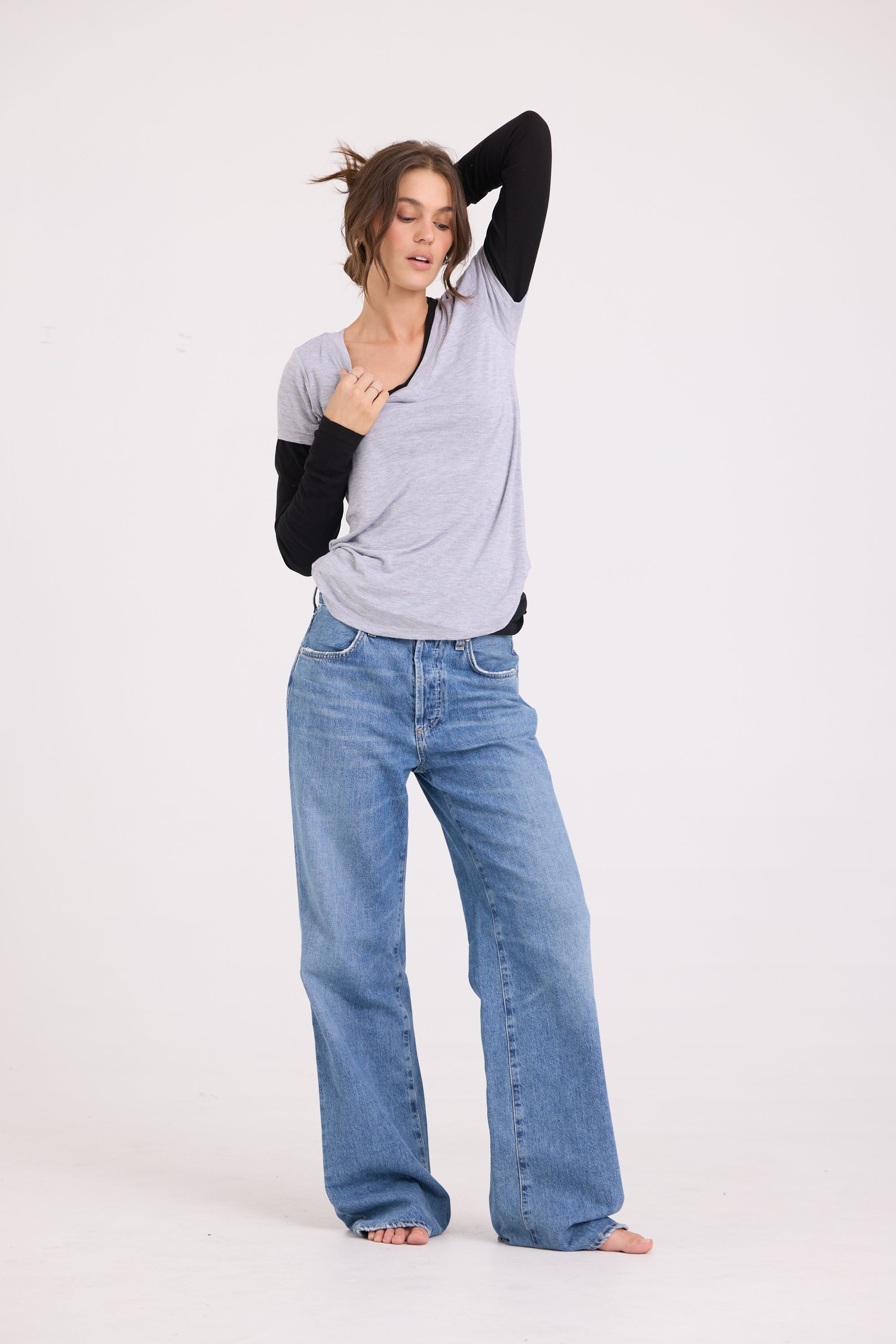 LOW V NECK BOYFRIEND TEE