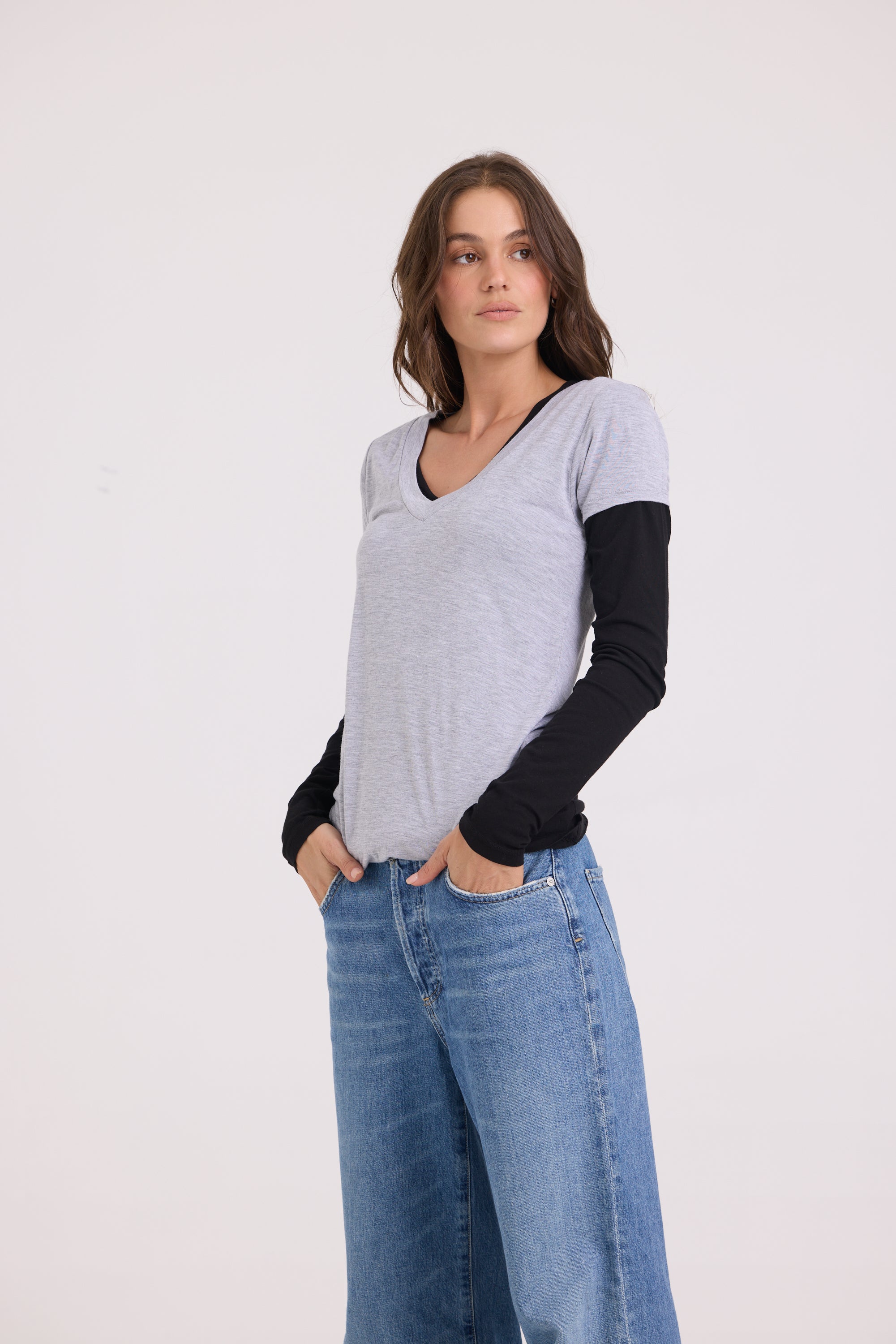LOW V NECK BOYFRIEND TEE