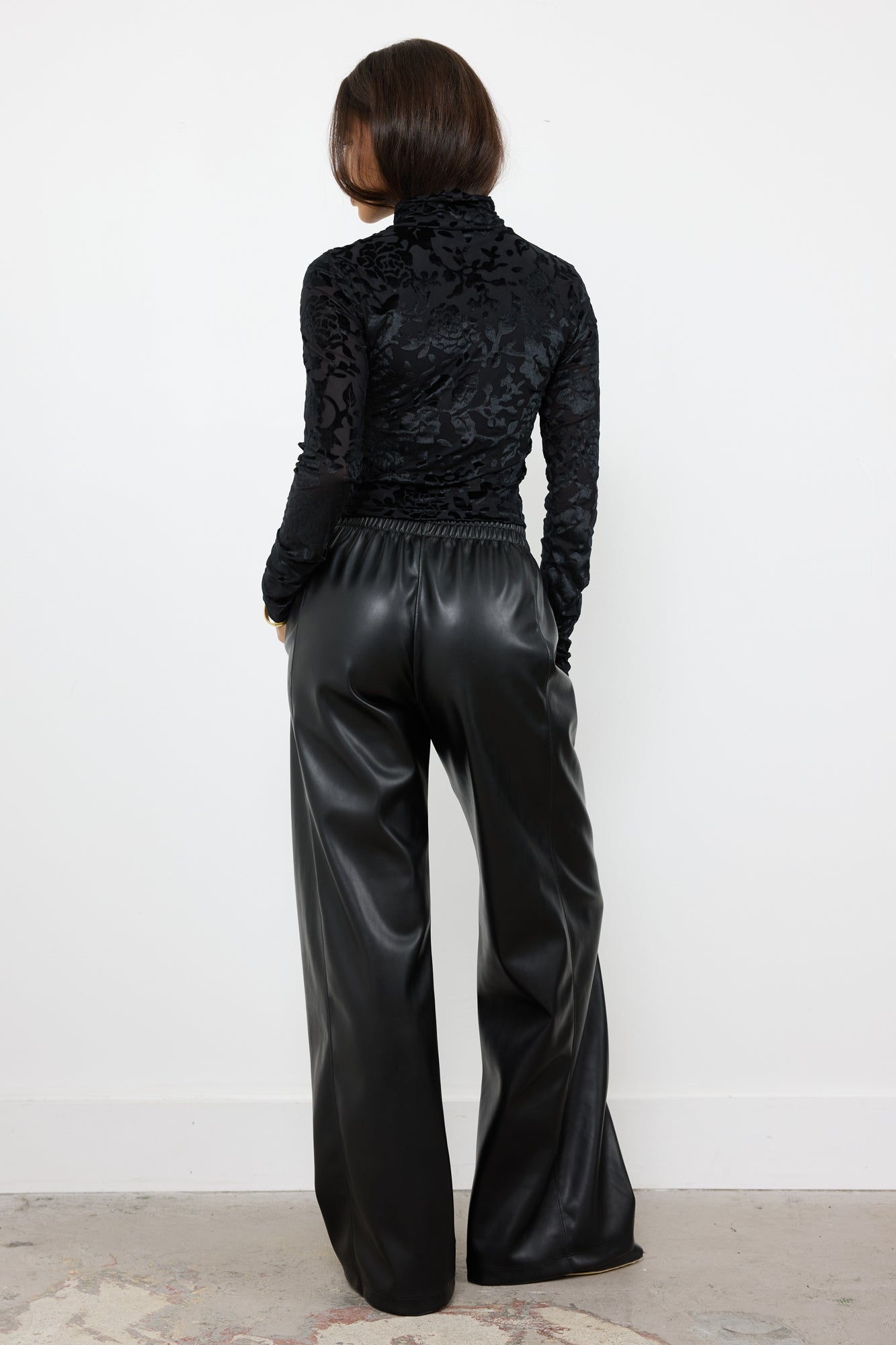 MODERN WIDE LEG VEGAN LEATHER PANT