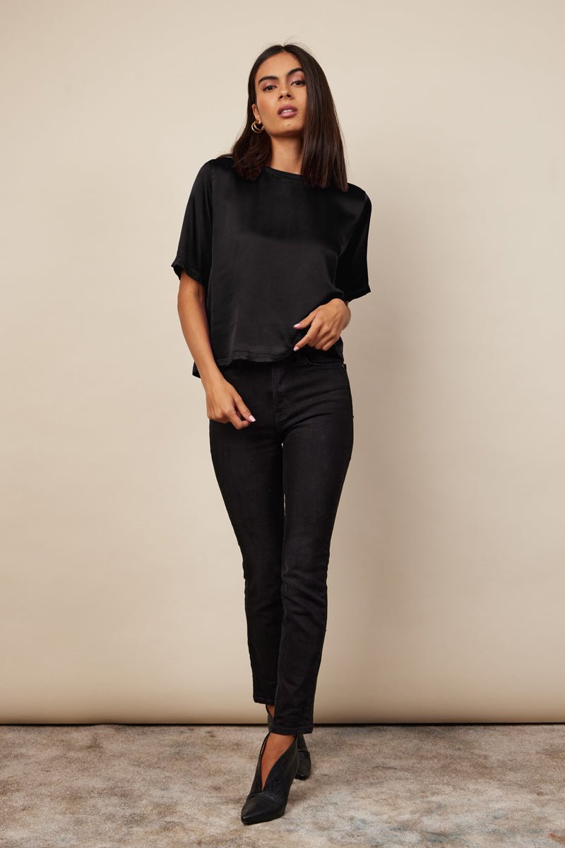 NIGHTS IN THE CITY SILKY TEE
