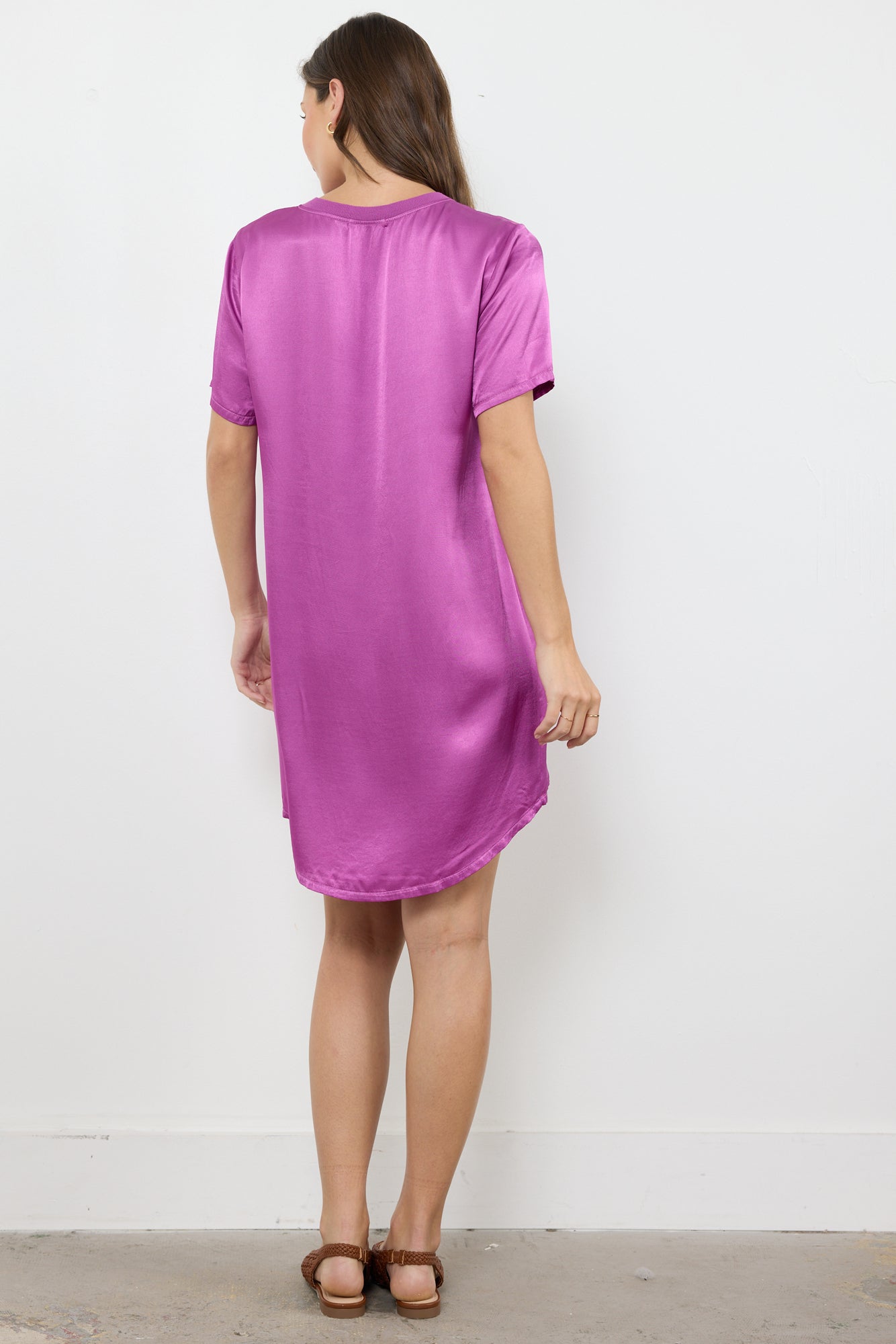 NICE AND EASY HI-LOW DRESS