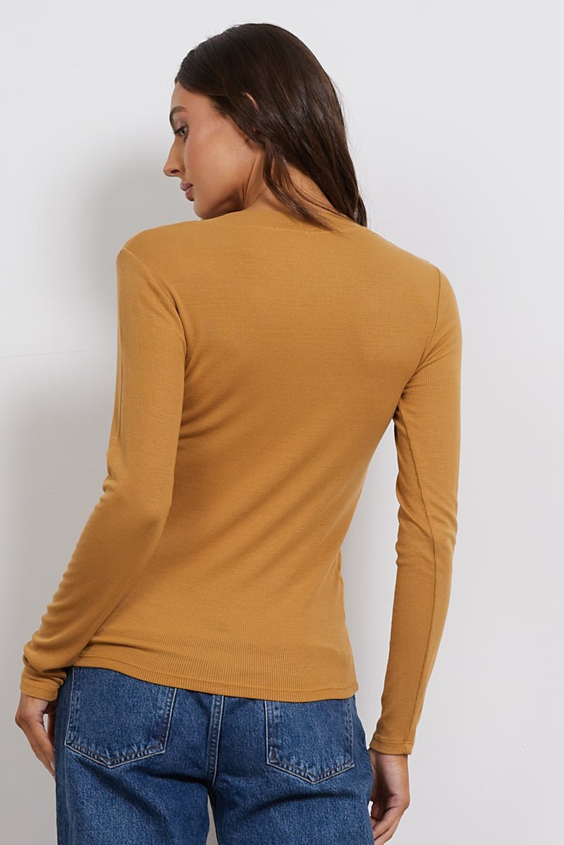 SURINA DEEP V NECK LONG SLEEVE TEE