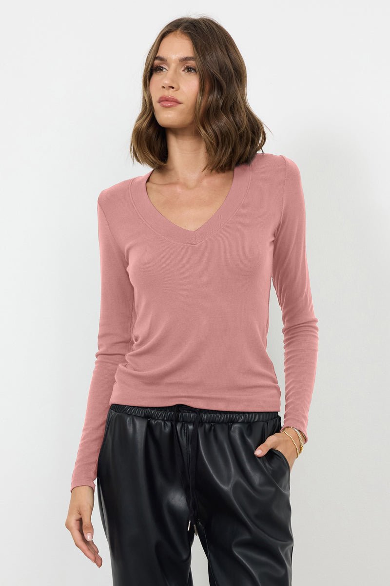 SURINA DEEP V NECK LONG SLEEVE TEE