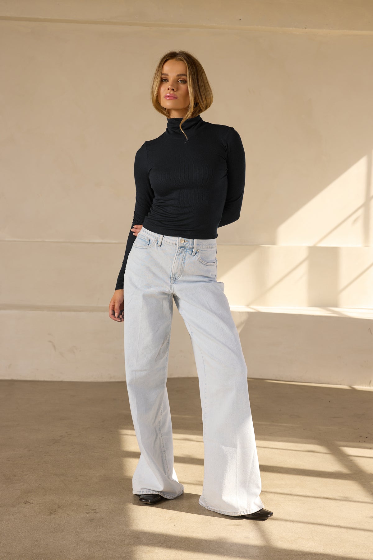 FELIX CROP TURTLENECK - BLACK